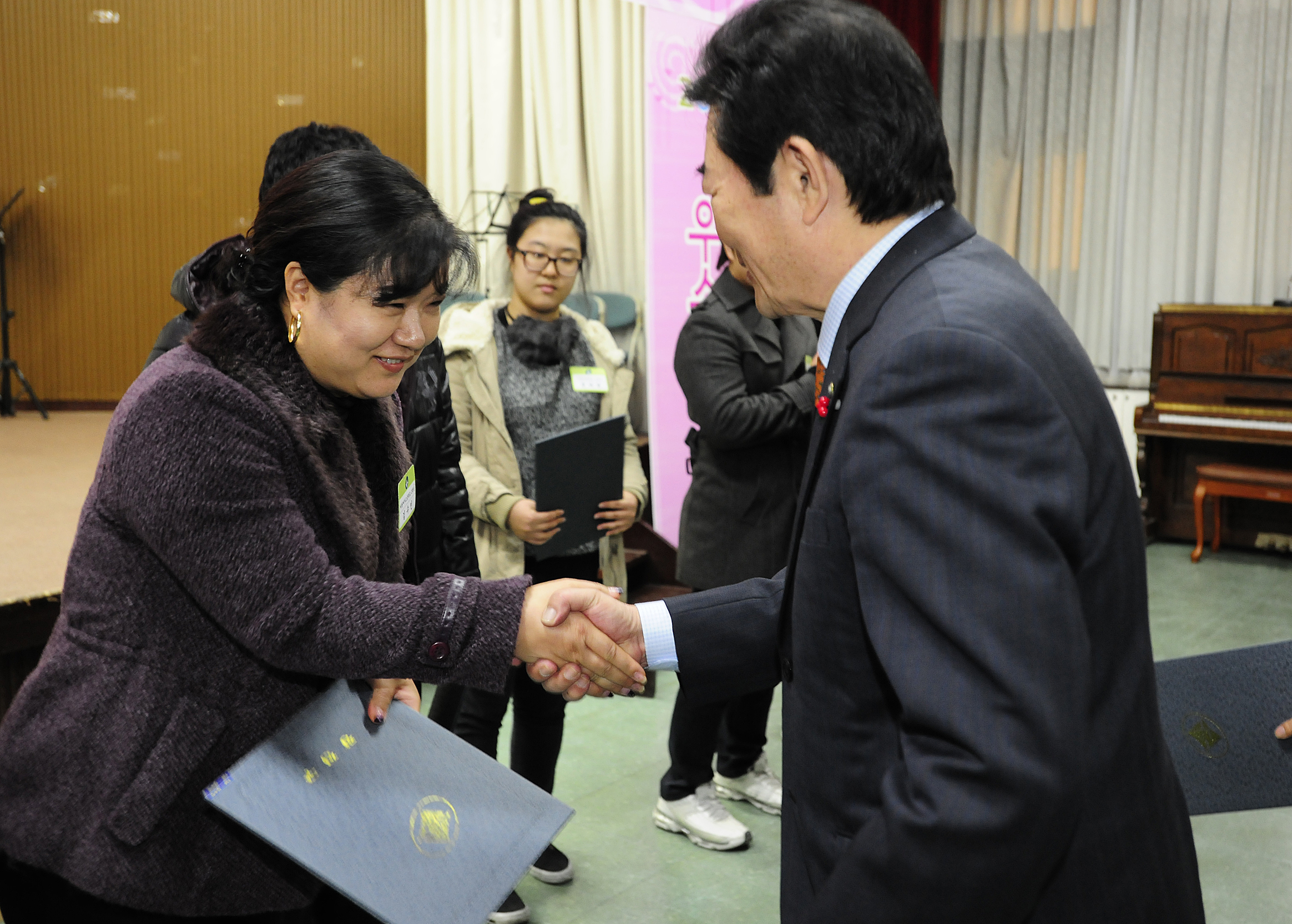 20111206-자원봉사자의 날 우수자원봉사자 표창 44673.JPG