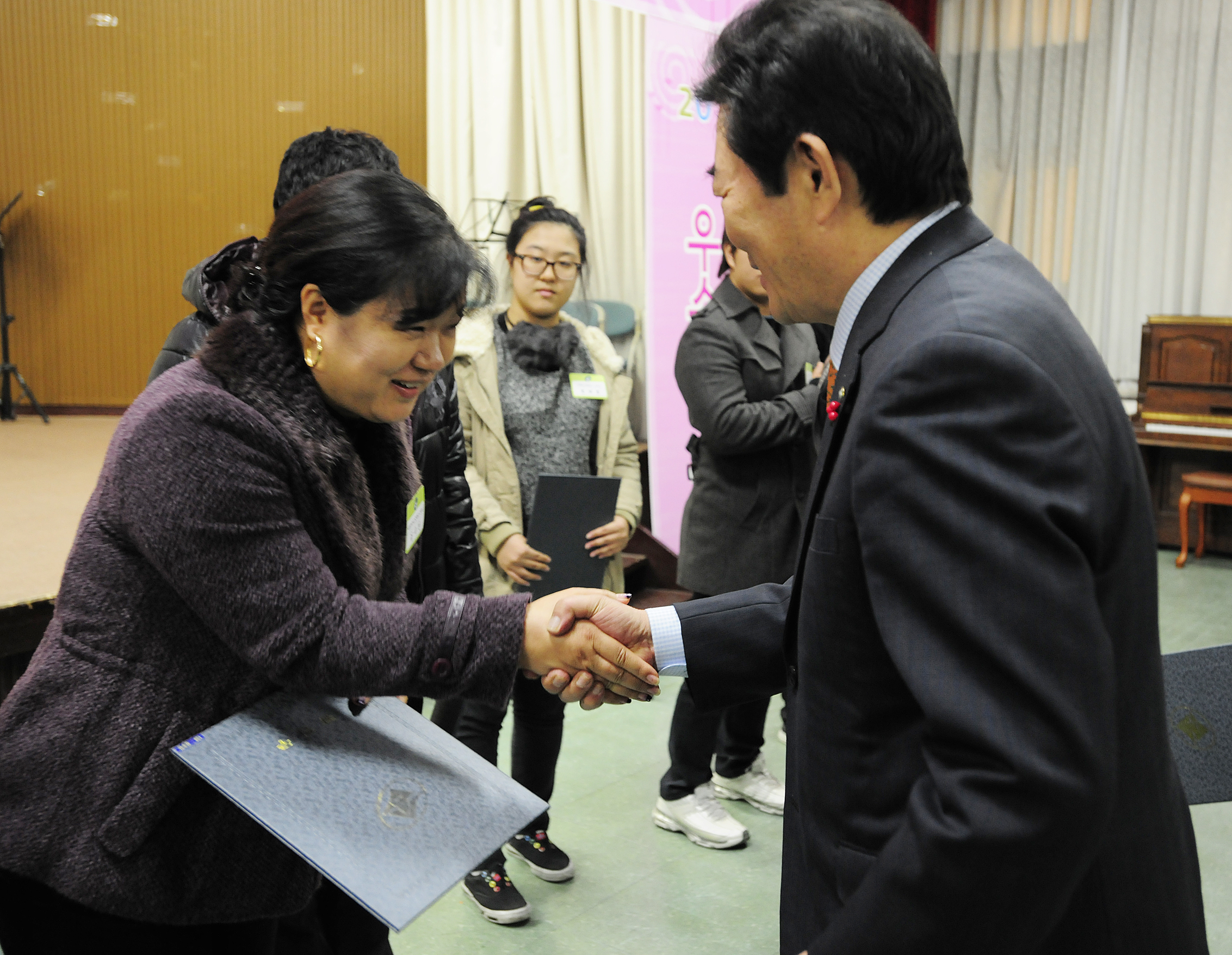 20111206-자원봉사자의 날 우수자원봉사자 표창 44674.JPG
