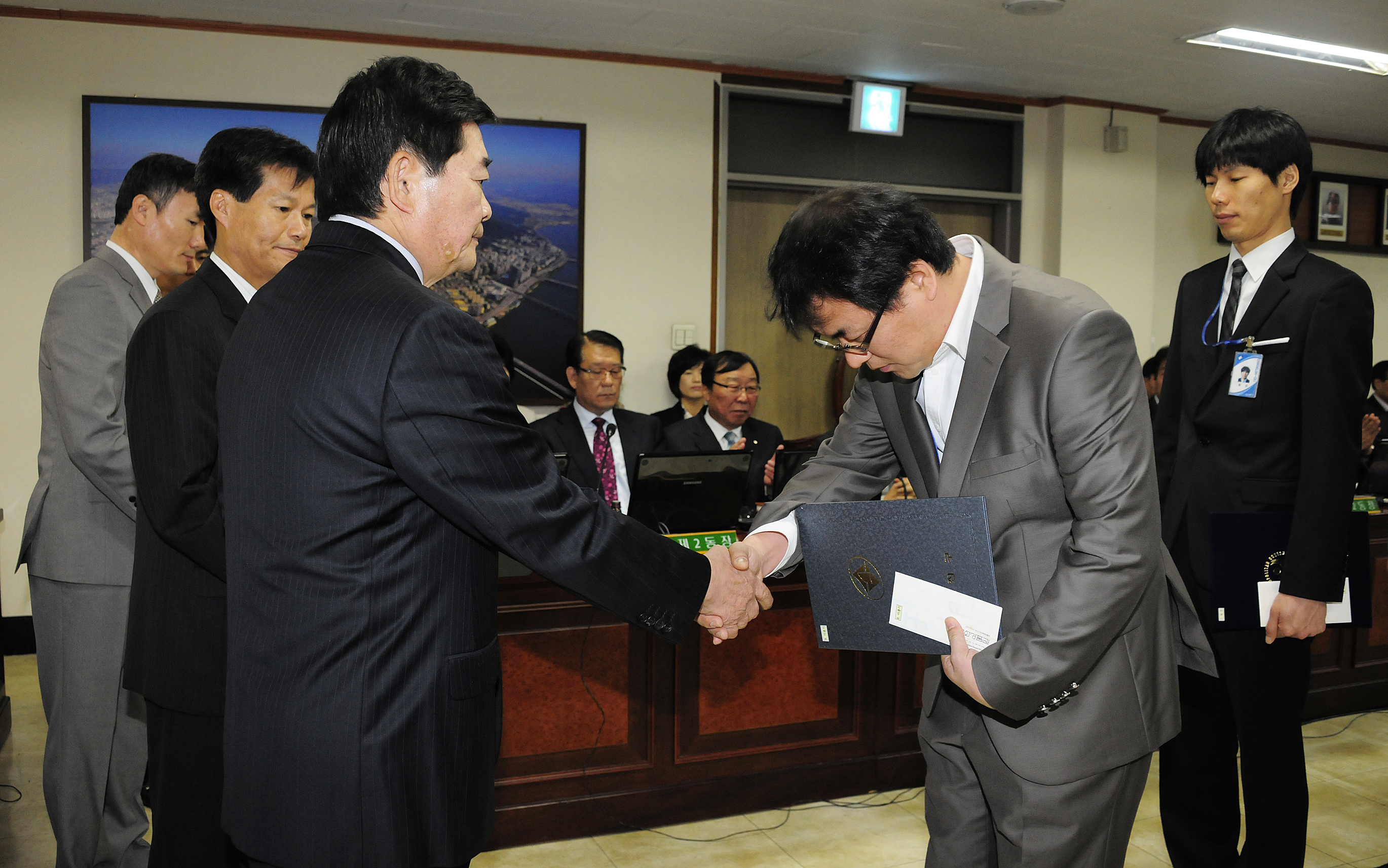 20111020-구.동 확대간부회의 표창 41889.JPG