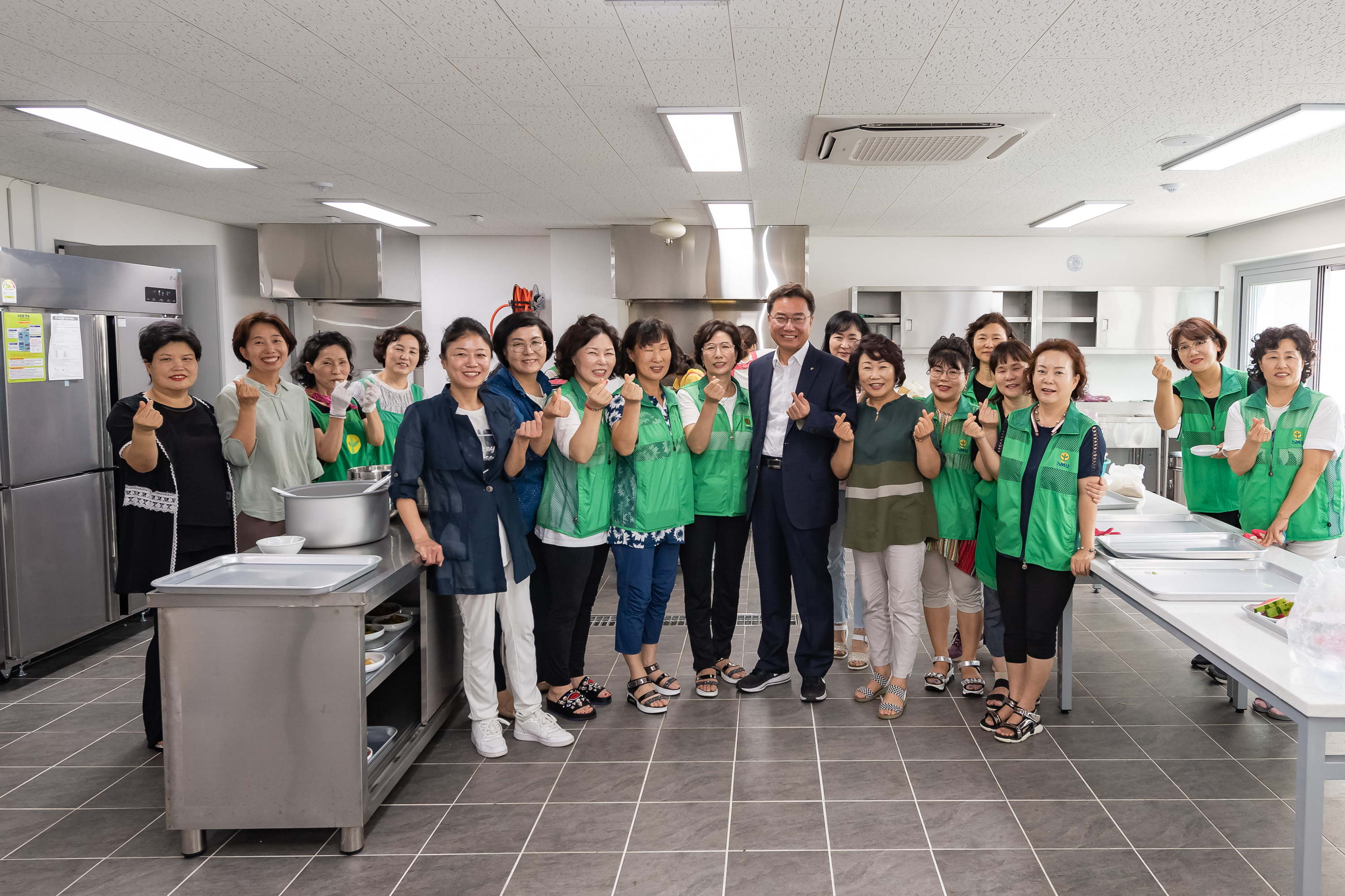 20190822-건강한 여름나기 '사랑의 孝 삼계탕' 드리기 20190822-107526_S_202602.jpg