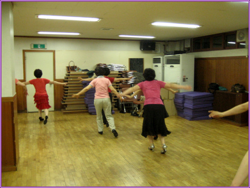  구의3동 주민자치센터 댄스중급반 소개  20080530jpg16140401.jpg