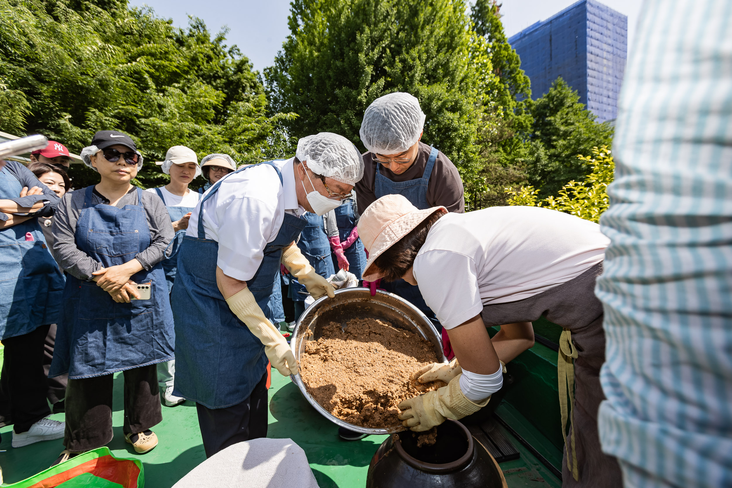 20240510-이웃과 함께하는 전통식품 장 담그기 광진장독대 240510_0063_G_152332.jpg