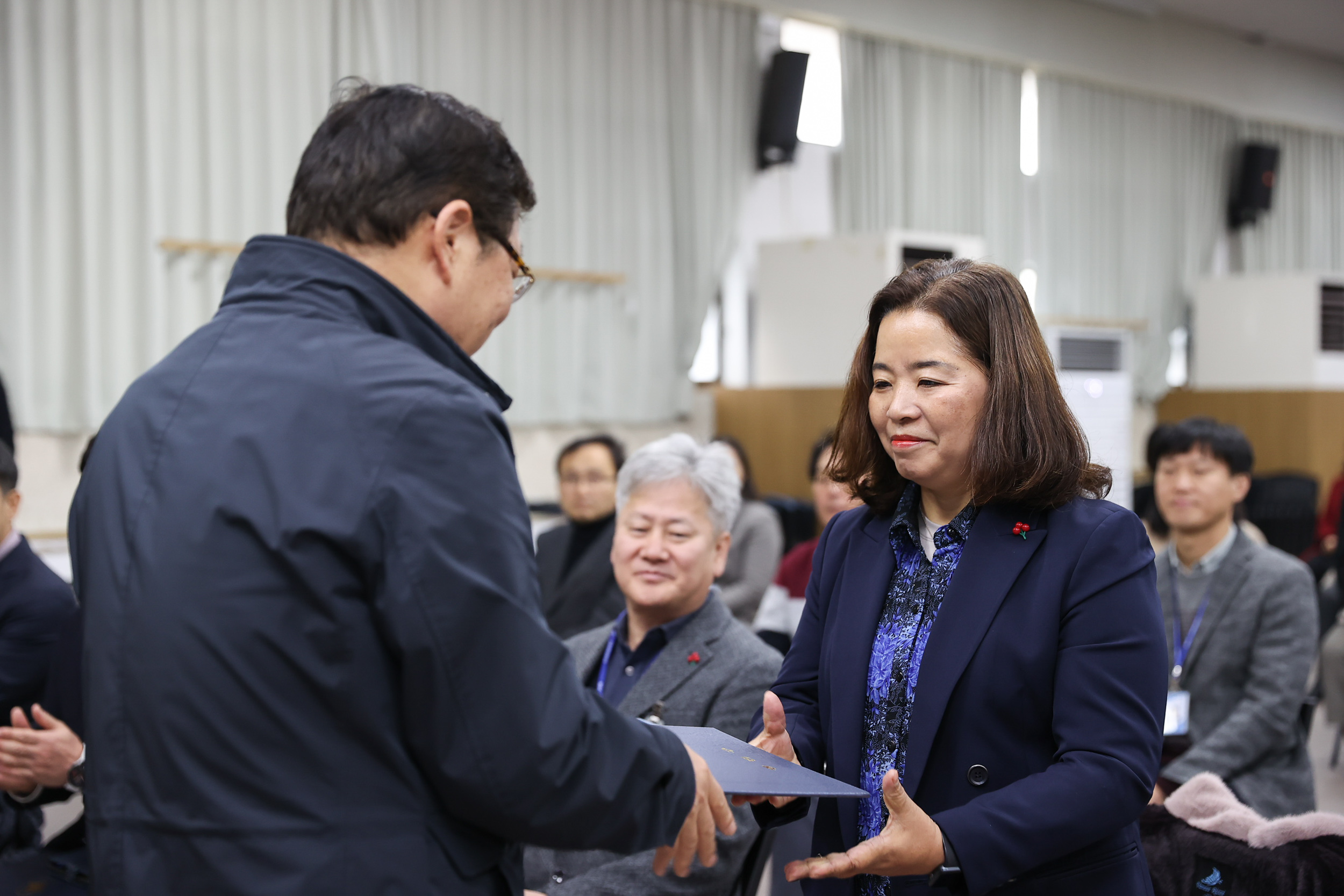 20231227-2024년 상반기 정기인사 발령장 수여식 231227_0123_G_095234.jpg