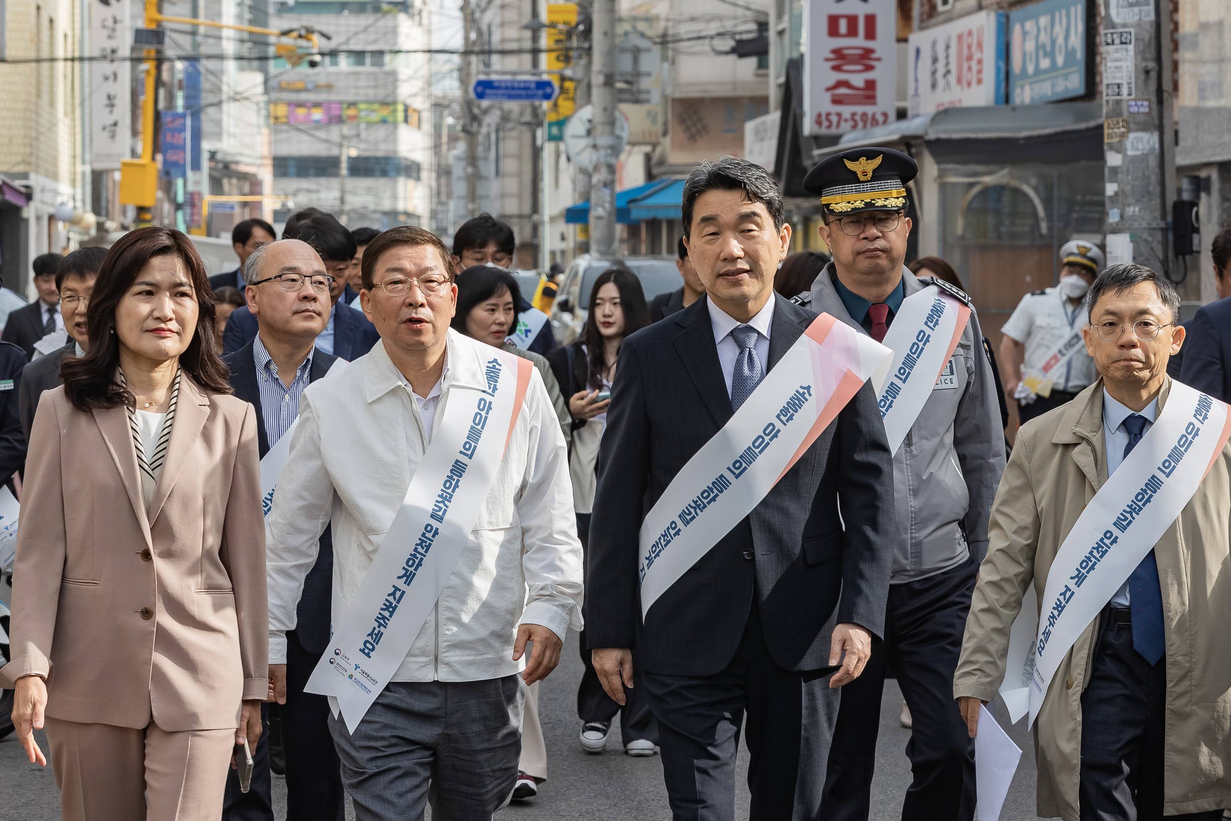 20240417-신자초등학교 등굣길 안전 캠페인 240417_0170_G_161829.jpg