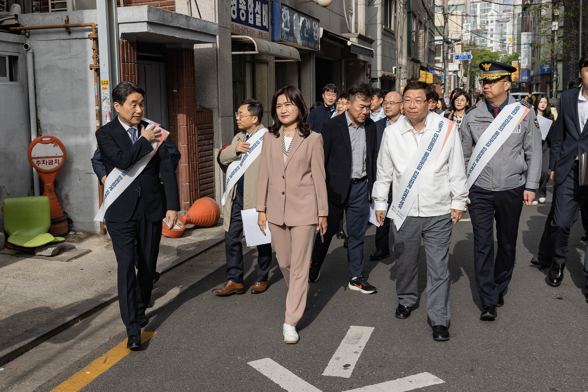 20240417-신자초등학교 등굣길 안전 캠페인 240417_0083_G_161828.jpg