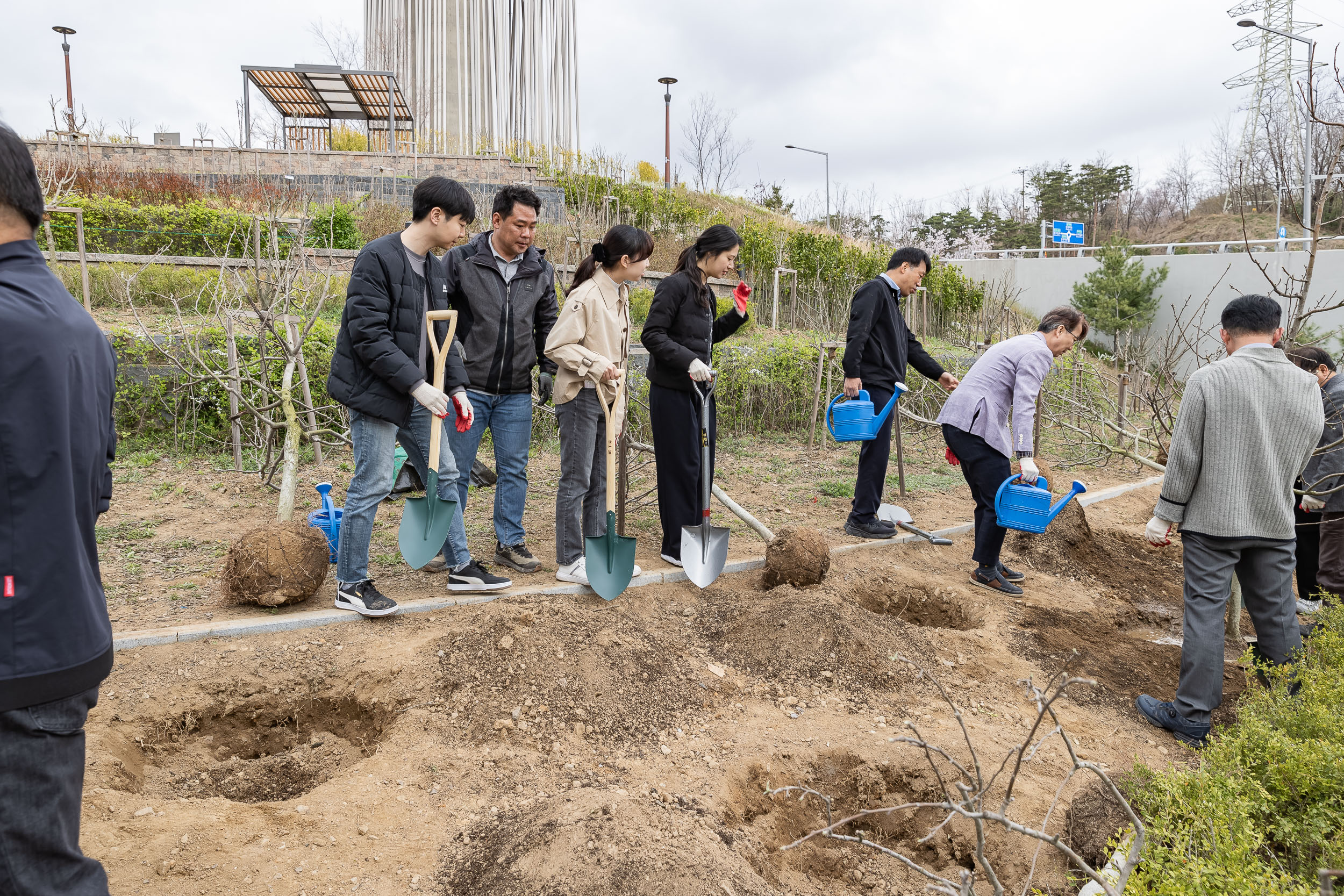 20240405-제29회 식목일기념 탄소중립 직원 나무심기 행사 240405_0171_G_085900.jpg