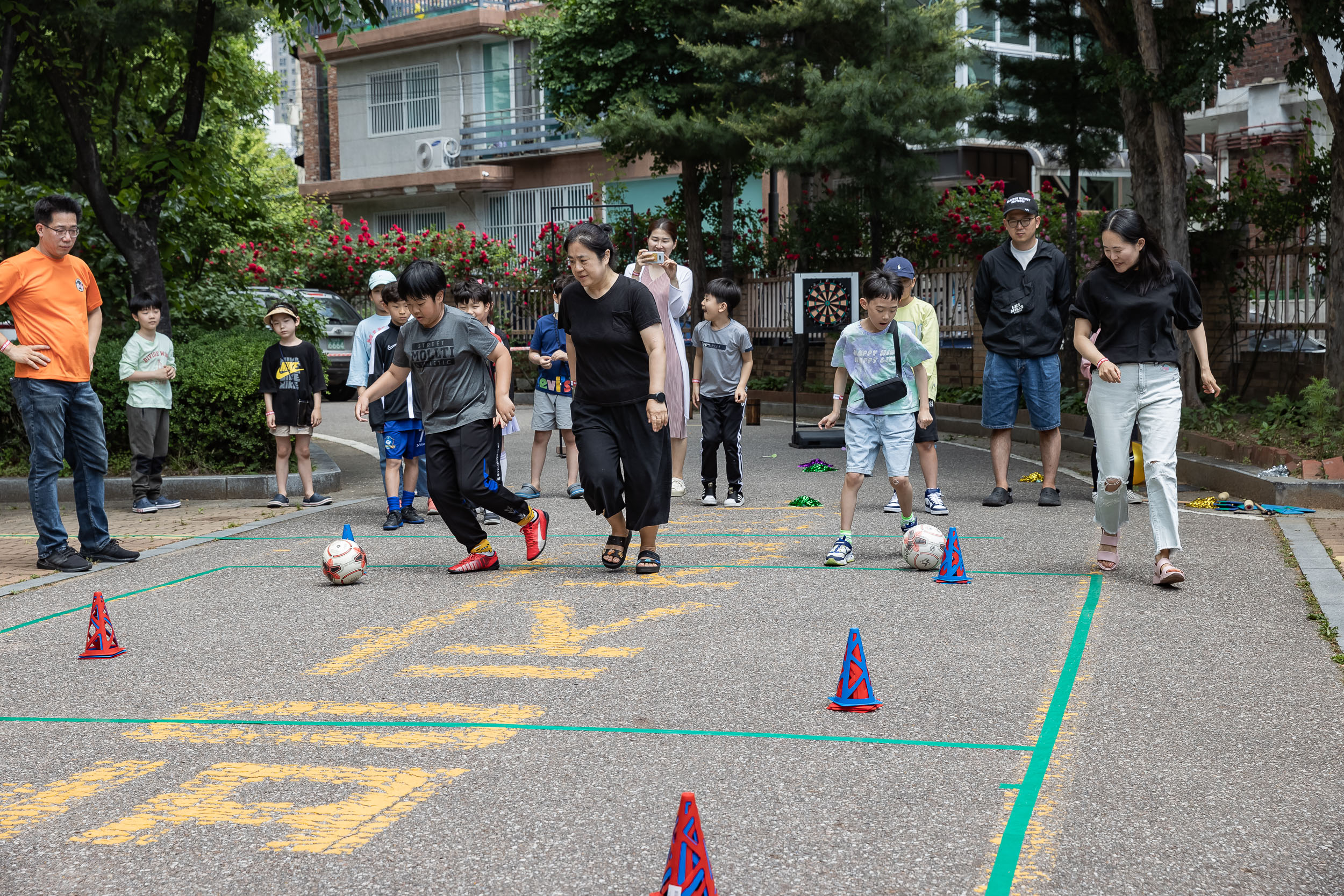 20240518-제6회 자양3동 장미축제 240518_0247_G_172736.jpg