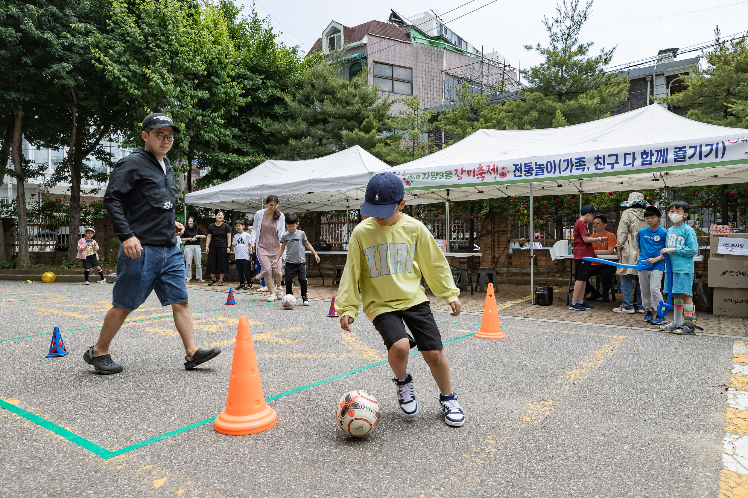 20240518-제6회 자양3동 장미축제 240518_0299_G_172737.jpg