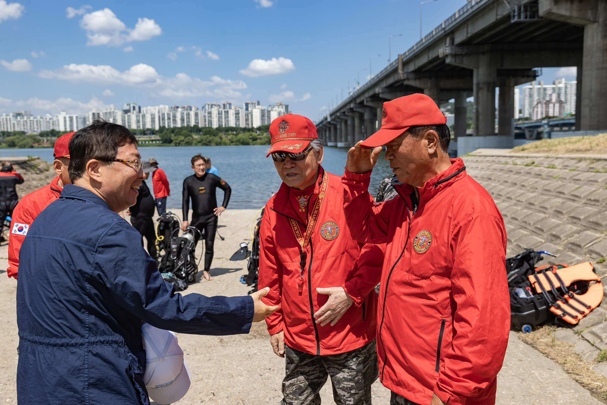 20240616-해병대 광진구지회 수질보전 활동 한강수중정화 240616_0040_G_110148.jpg