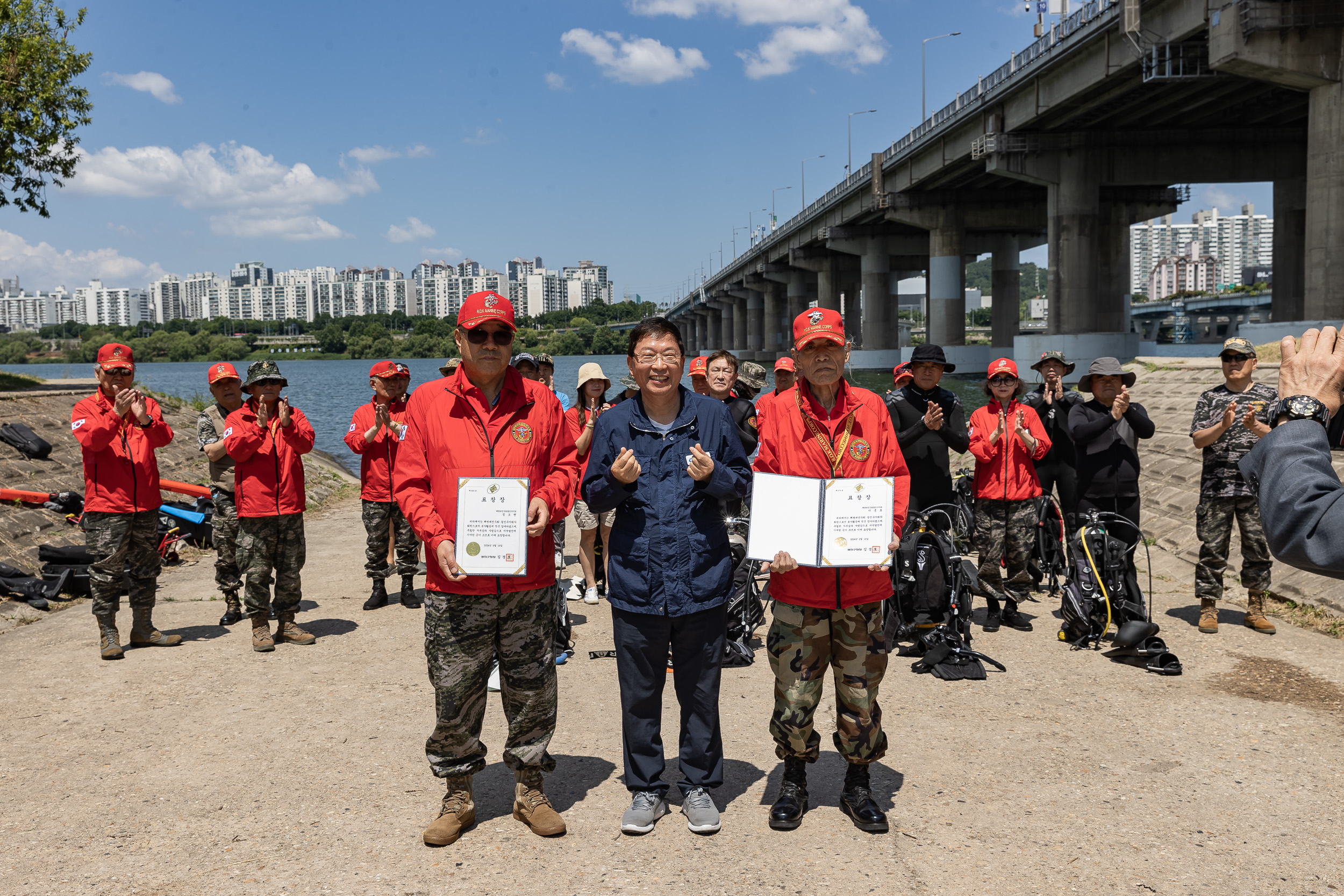 20240616-해병대 광진구지회 수질보전 활동 한강수중정화 240616_0187_G_110151.jpg