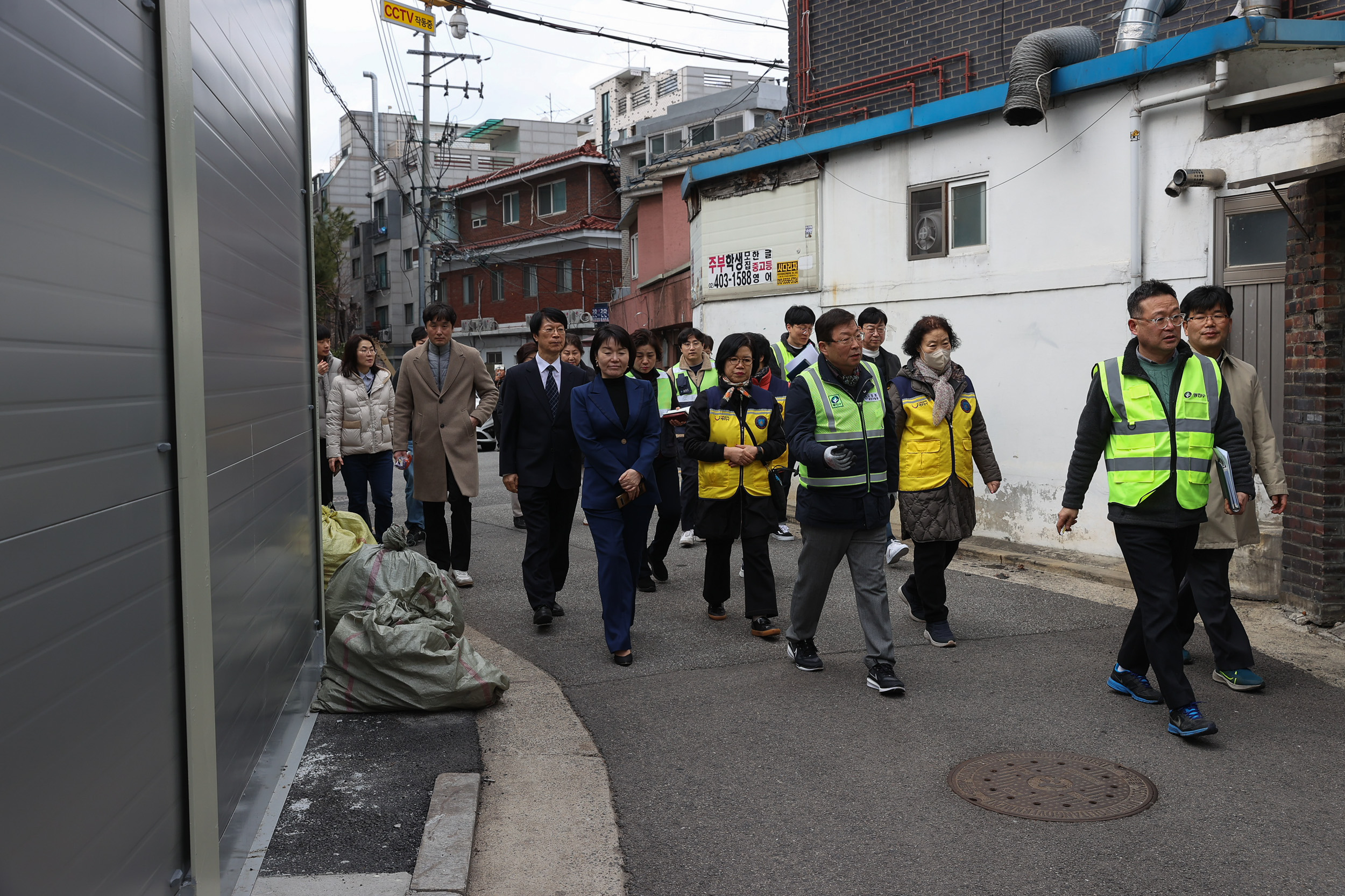 20240306-자양2동 해빙기 대비 통학로 및 재개발구역 순찰 240306_0229_G_085016.jpg