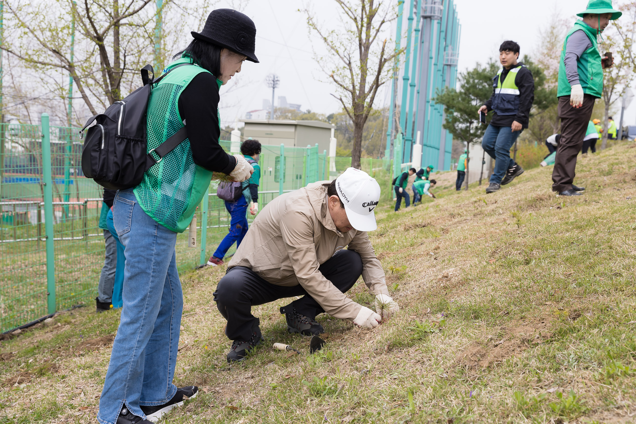 20240411-제79회 식목일 기념 새마을회 나무심기 행사 240411_0468_G_170955.jpg