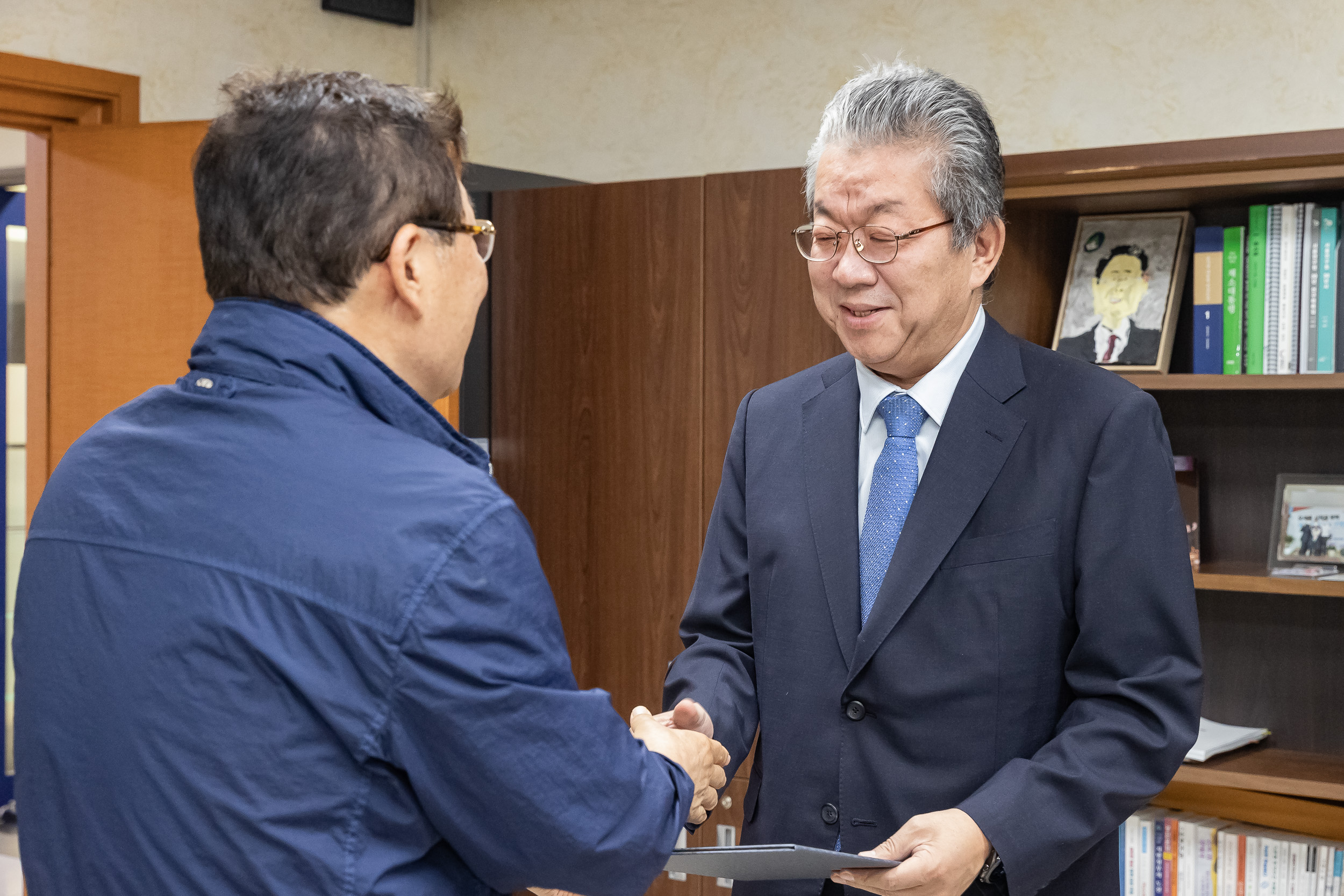 20240618-광진구 법률고문변호사 위촉장 수여식 240618_0014_G_190305.jpg