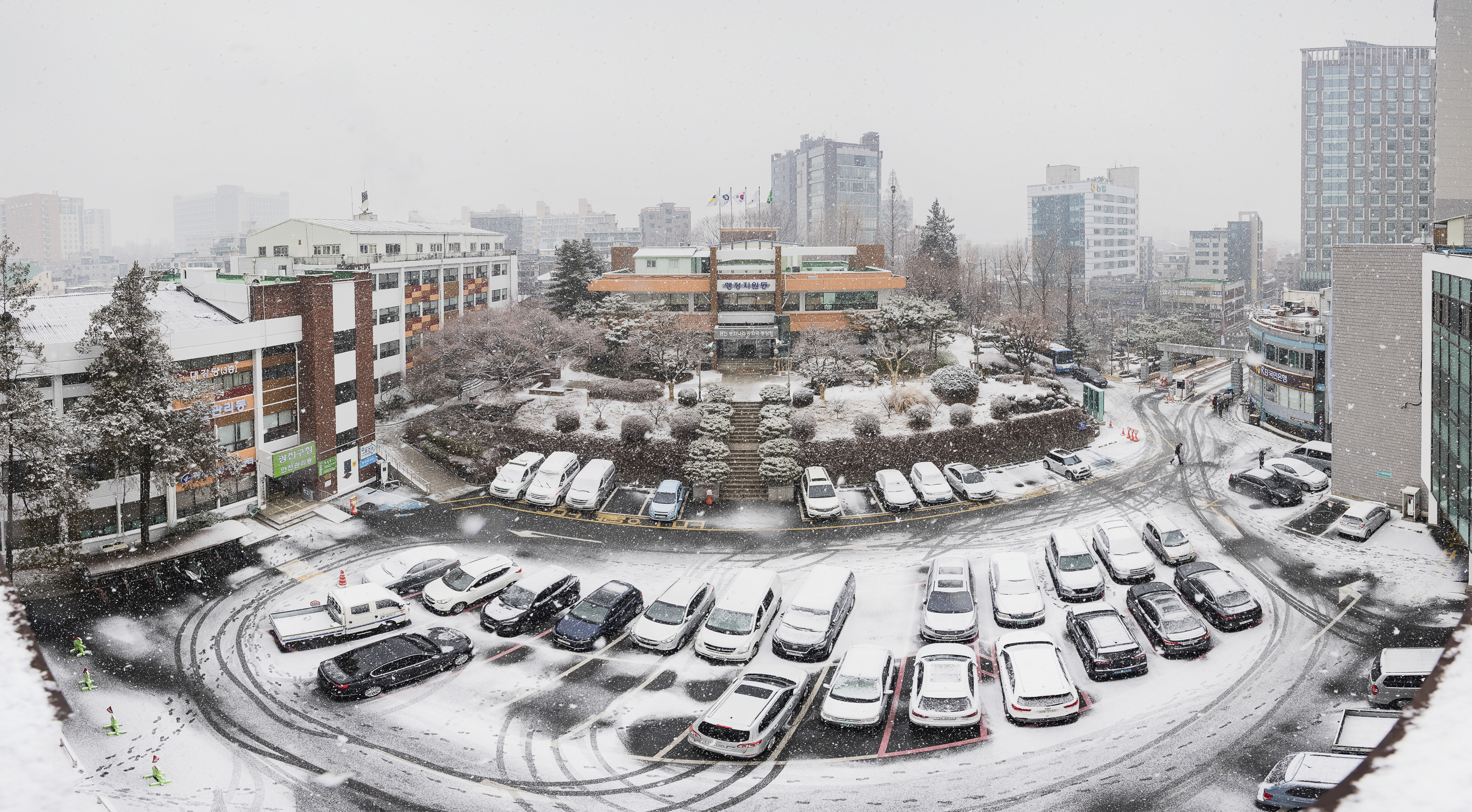 20190219-눈내리는 광진구청  2736x1510_193327.jpg