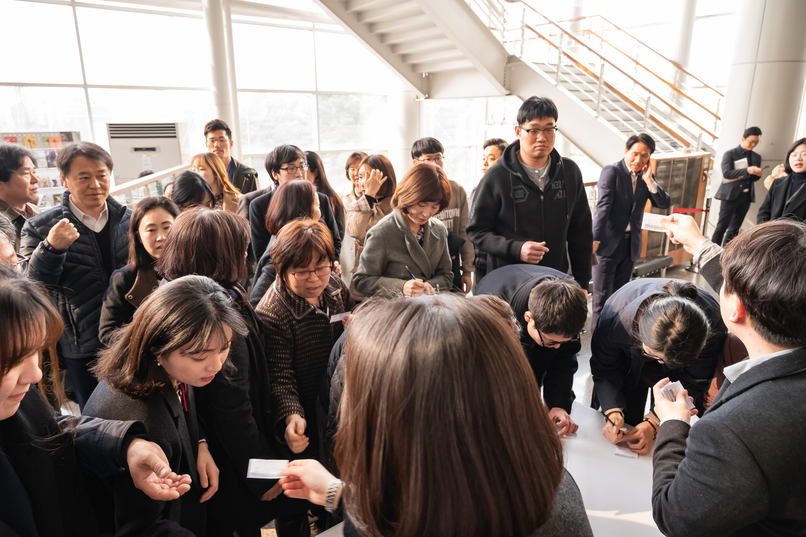 20190319- 1-4분기 직원정례조례 및 친절교육 20190319-10622_S_091829.jpg