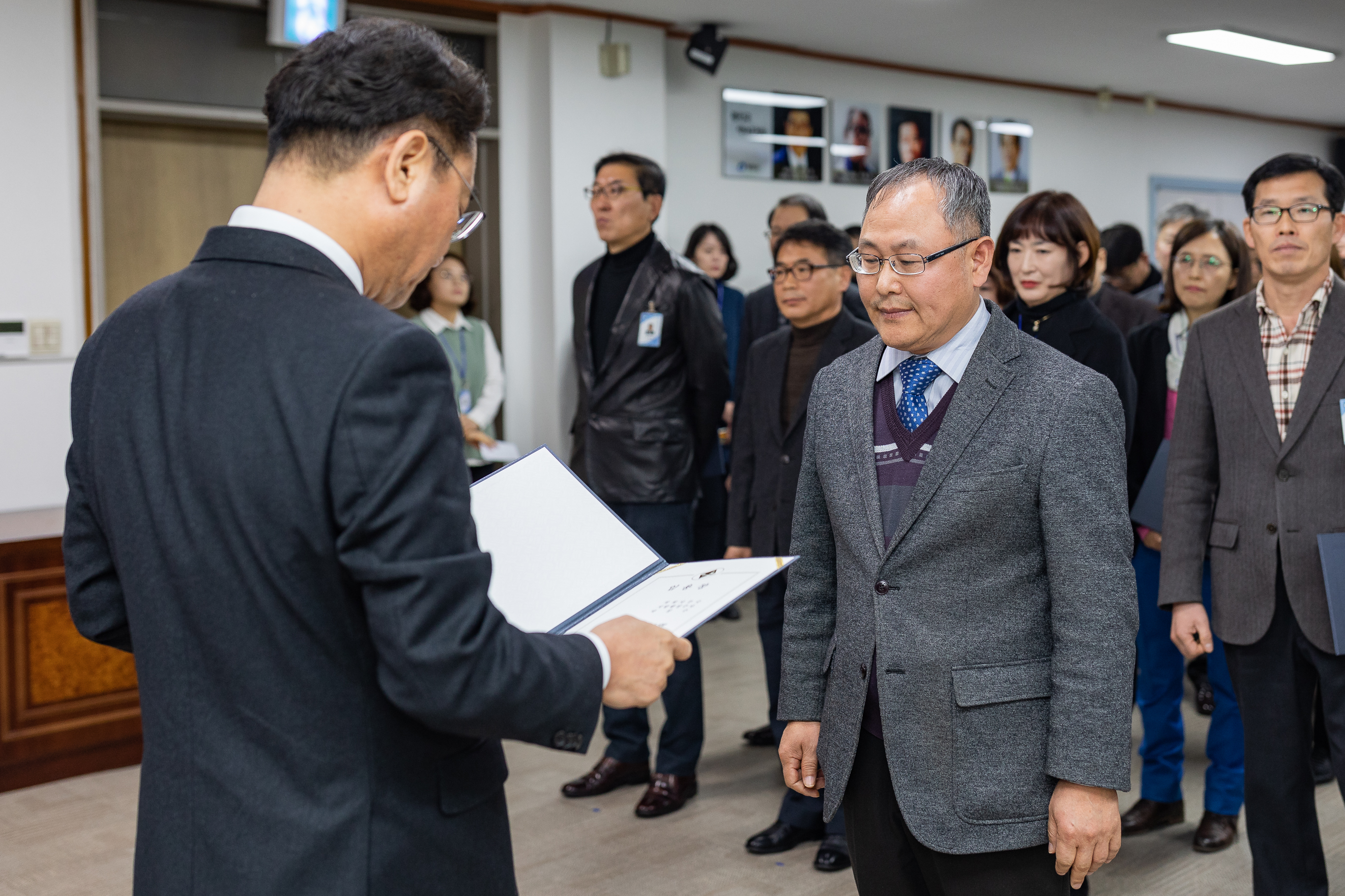 20190104-6급이상 공무원 보직임용 발령장 수여 IB5_9418_S.jpg