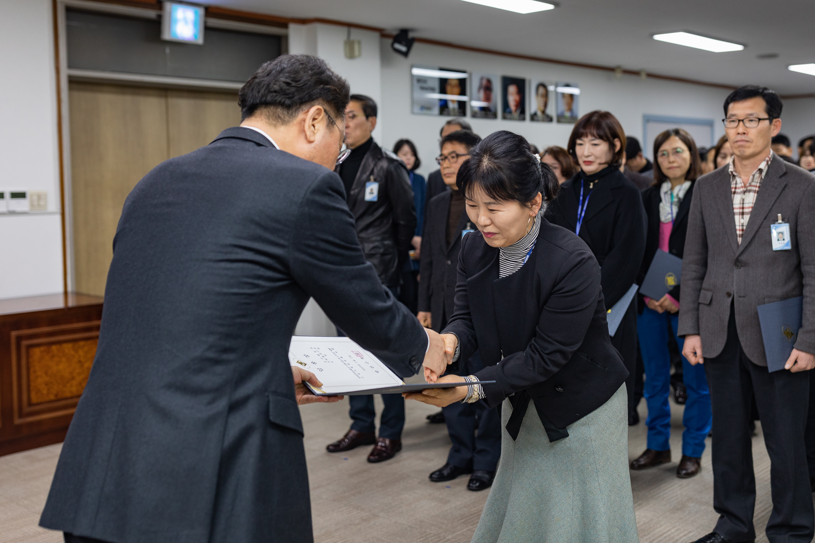 20190104-6급이상 공무원 보직임용 발령장 수여 IB5_9456_S.jpg