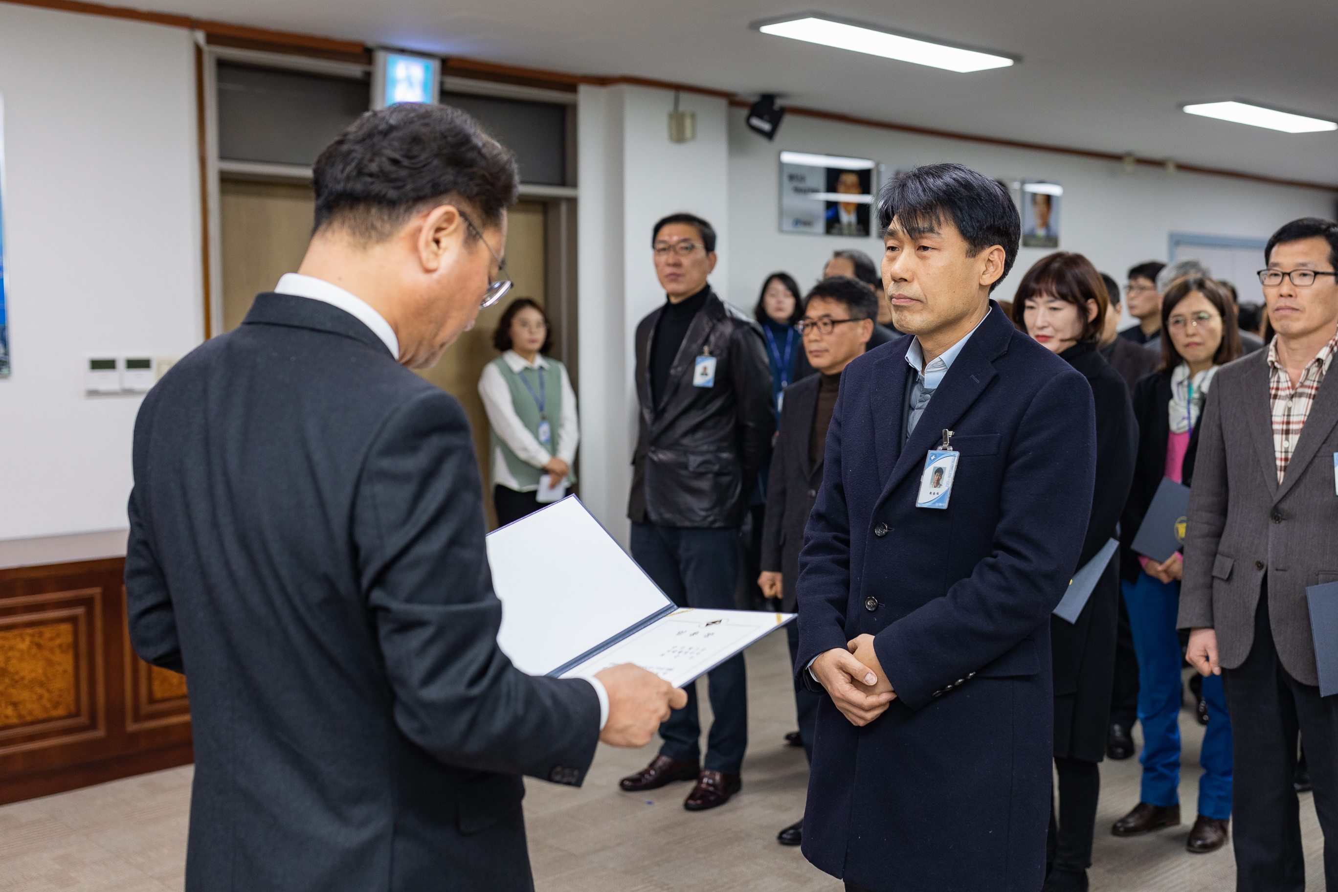 20190104-6급이상 공무원 보직임용 발령장 수여 IB5_9469_S.jpg