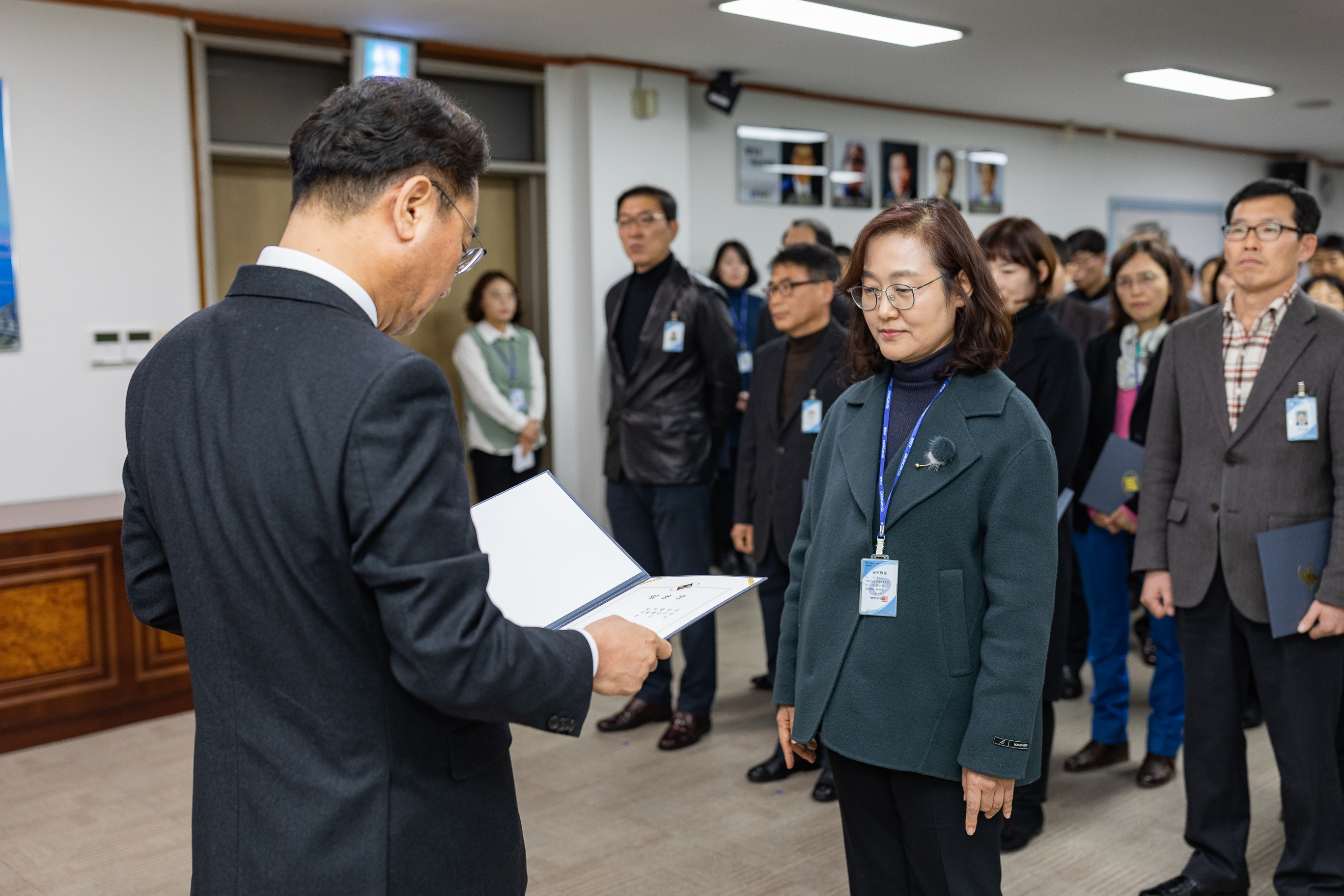 20190104-6급이상 공무원 보직임용 발령장 수여 IB5_9574_S.jpg