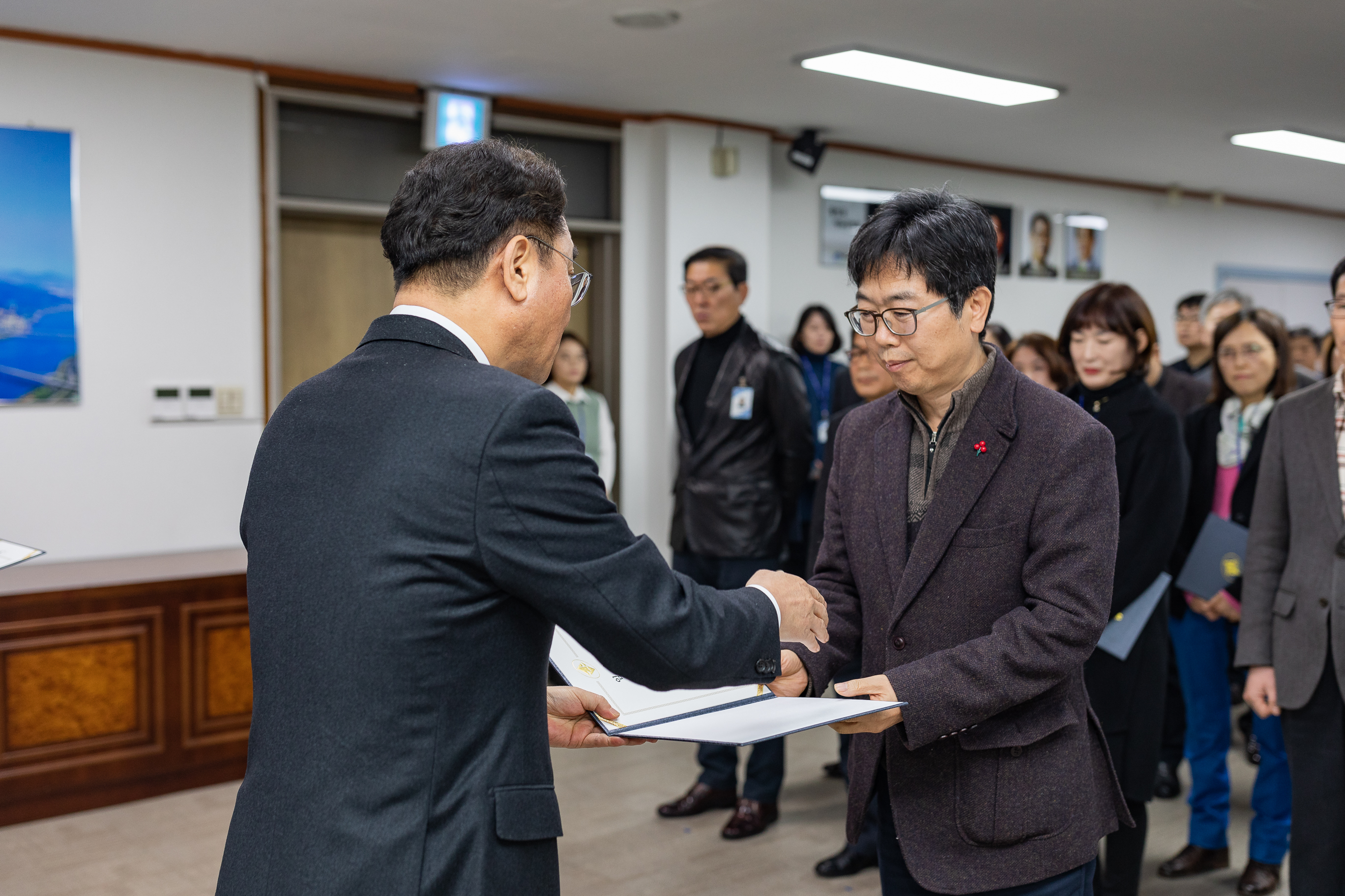 20190104-6급이상 공무원 보직임용 발령장 수여 IB5_9591_S.jpg