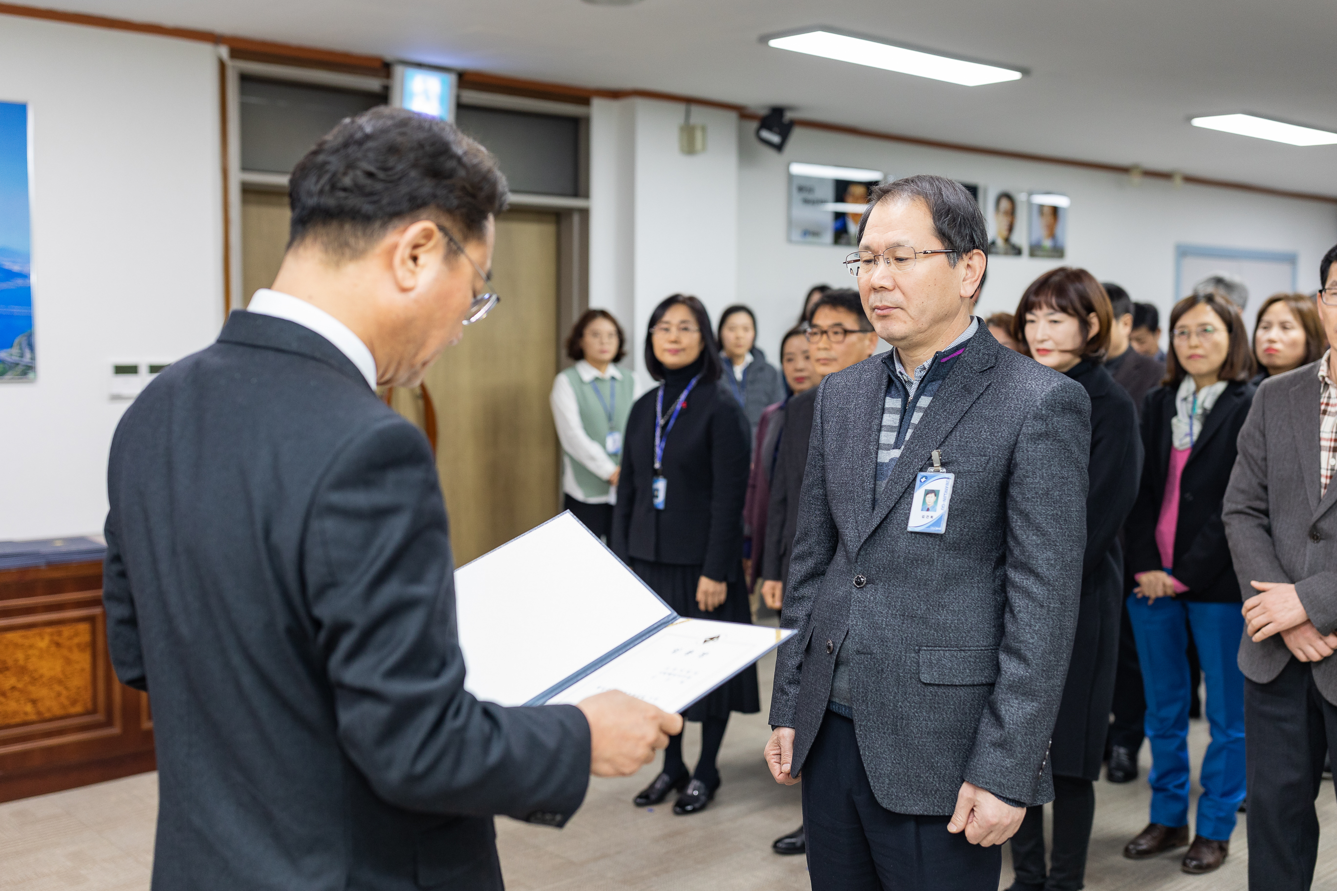 20190104-6급이상 공무원 보직임용 발령장 수여 IB5_8996_S.jpg