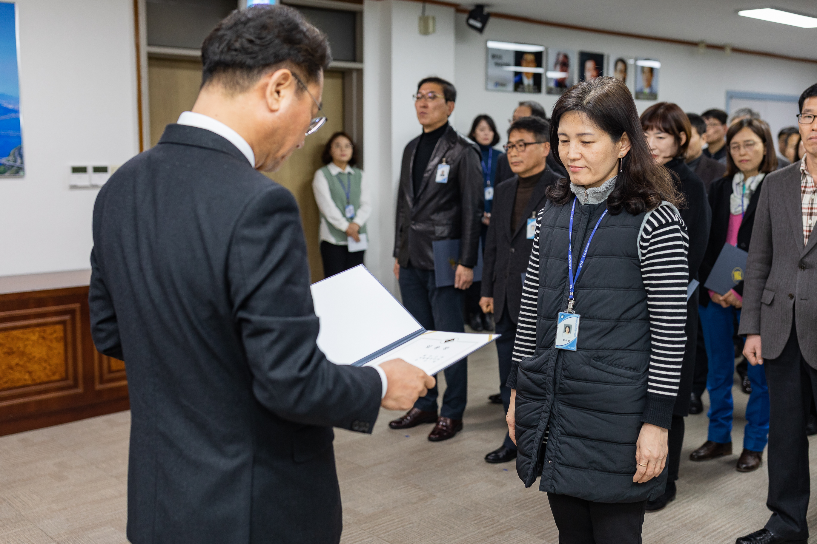 20190104-6급이상 공무원 보직임용 발령장 수여 IB5_9673_S.jpg