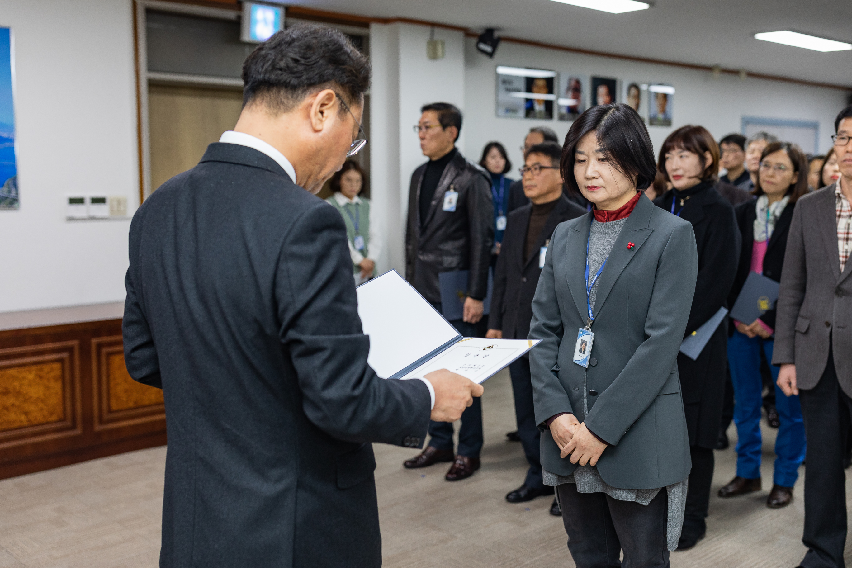 20190104-6급이상 공무원 보직임용 발령장 수여 IB5_9703_S.jpg