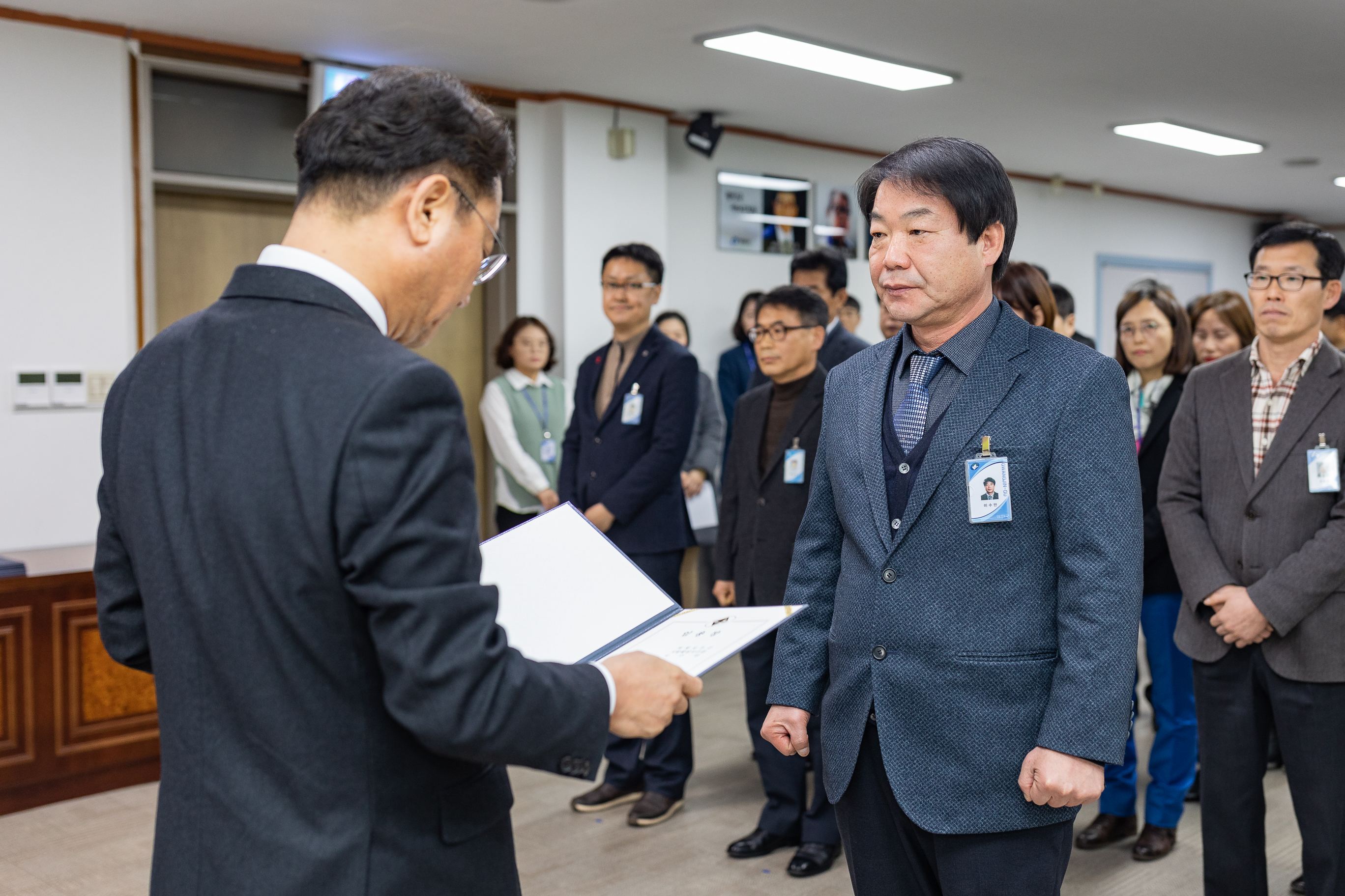 20190104-6급이상 공무원 보직임용 발령장 수여 IB5_9058_S.jpg