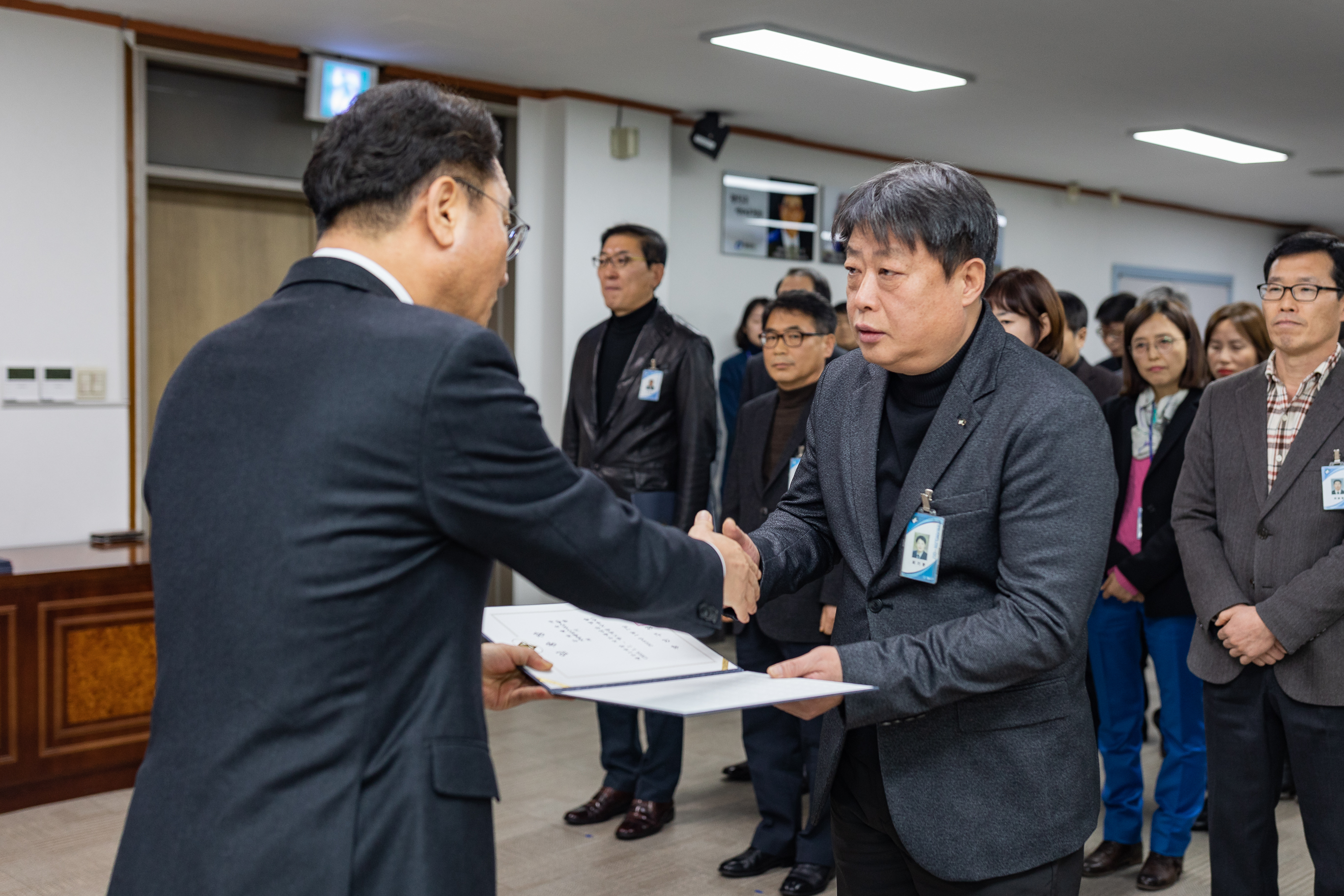 20190104-6급이상 공무원 보직임용 발령장 수여 IB5_9091_S.jpg