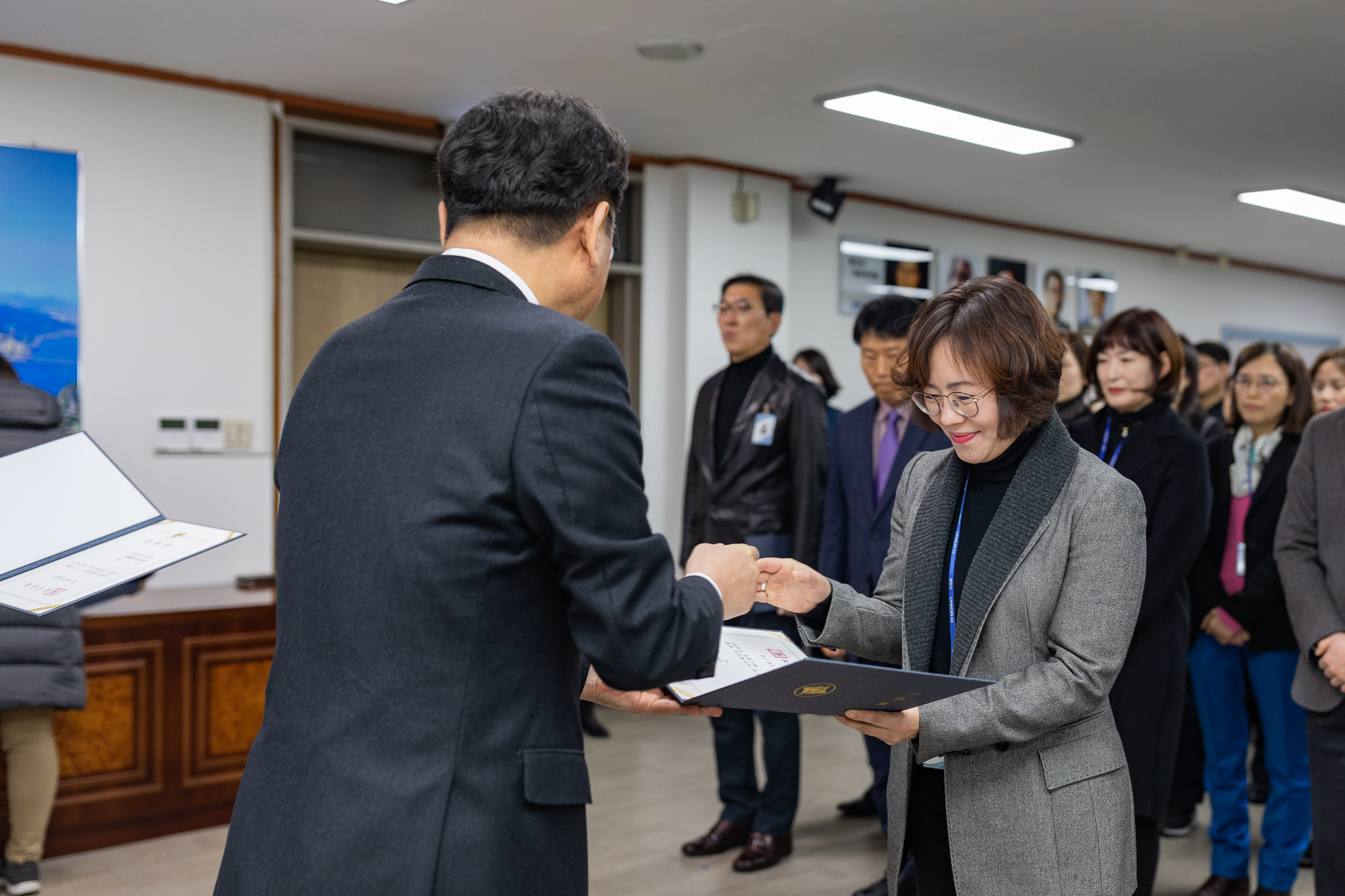 20190104-6급이상 공무원 보직임용 발령장 수여 IB5_9164_S.jpg