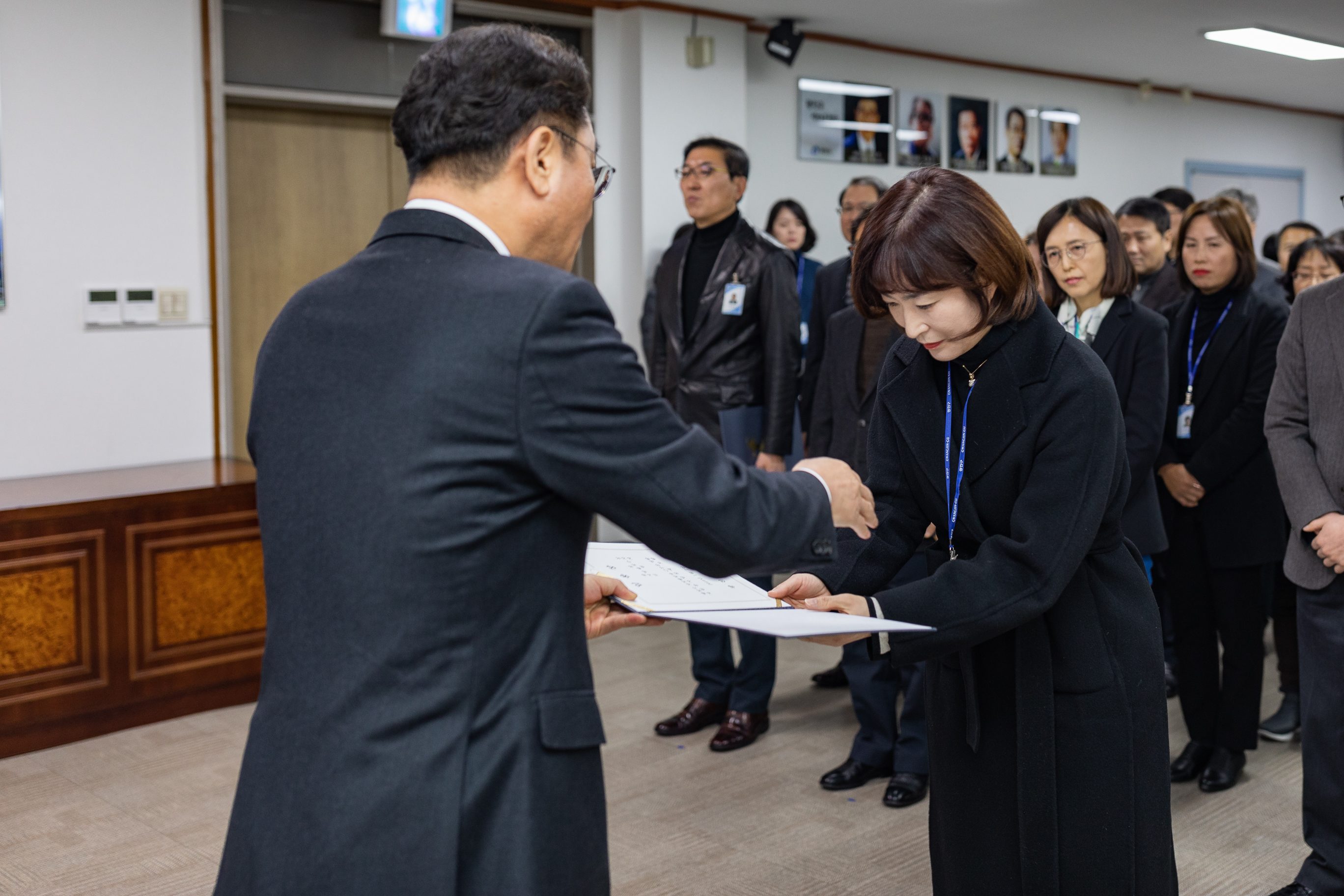 20190104-6급이상 공무원 보직임용 발령장 수여 IB5_9201_S.jpg
