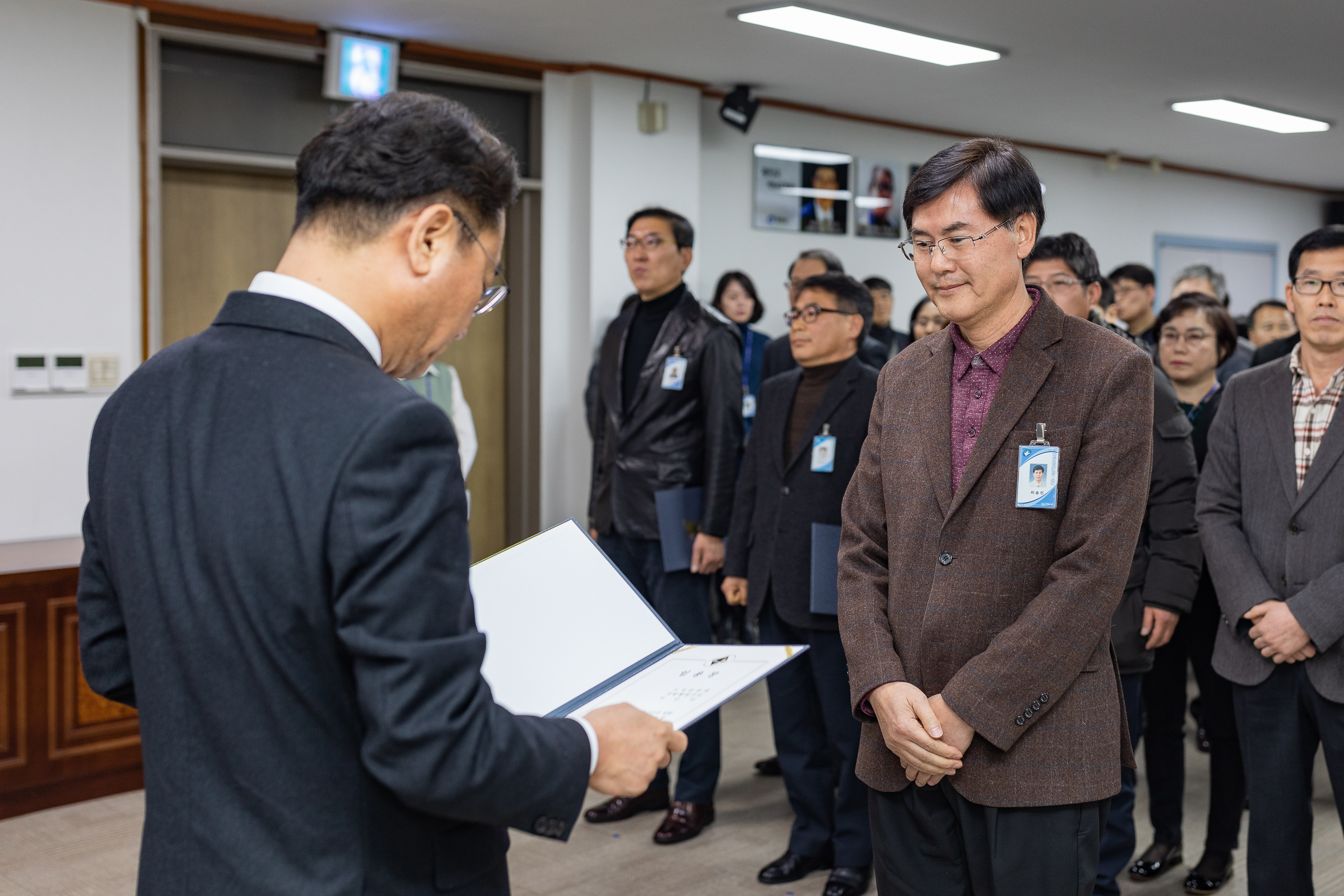 20190104-6급이상 공무원 보직임용 발령장 수여 IB5_9243_S.jpg