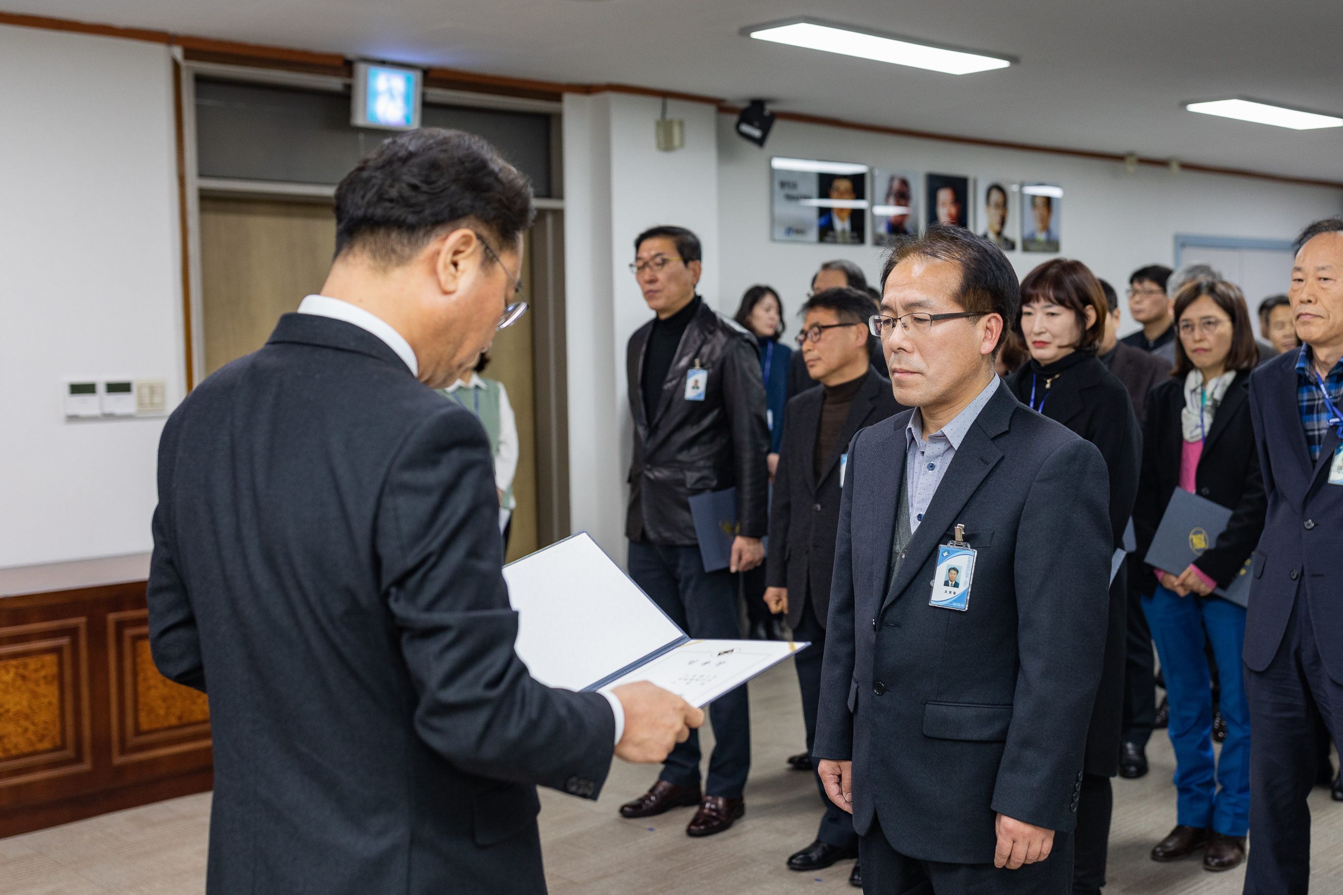 20190104-6급이상 공무원 보직임용 발령장 수여 IB5_9384_S.jpg