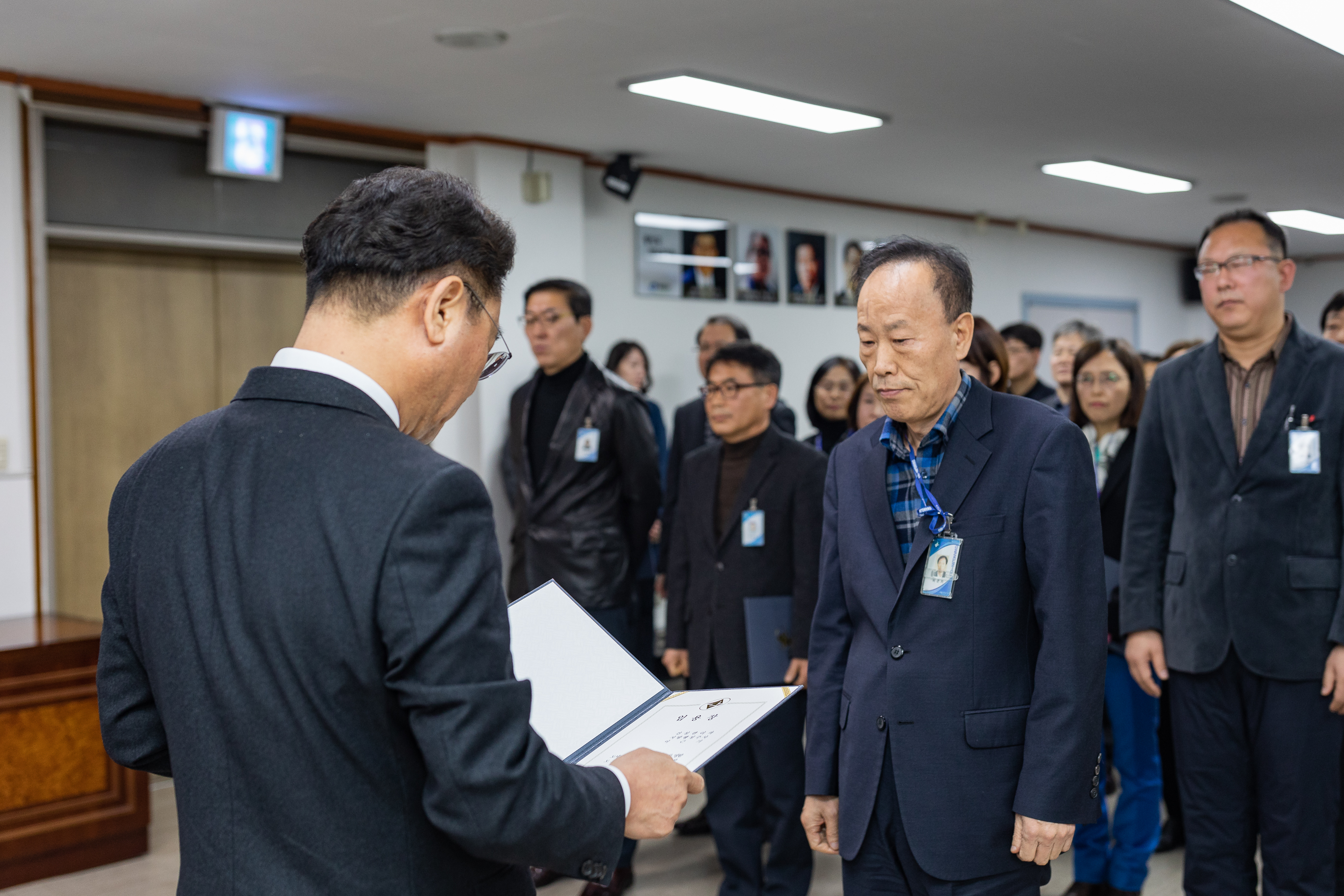 20190104-6급이상 공무원 보직임용 발령장 수여 IB5_9394_S.jpg