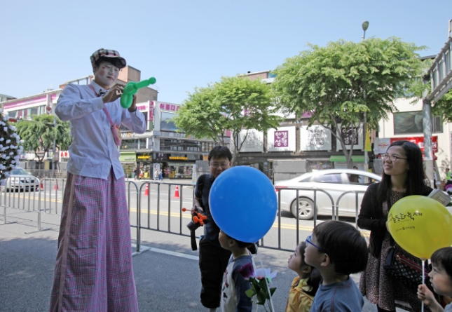 20150505-제4회 서울동화축제- 거리공연 117665.JPG