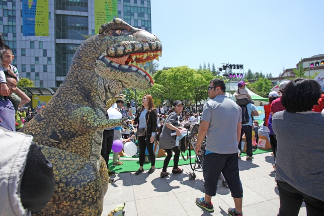 20150505-제4회 서울동화축제- 거리공연 117666.JPG