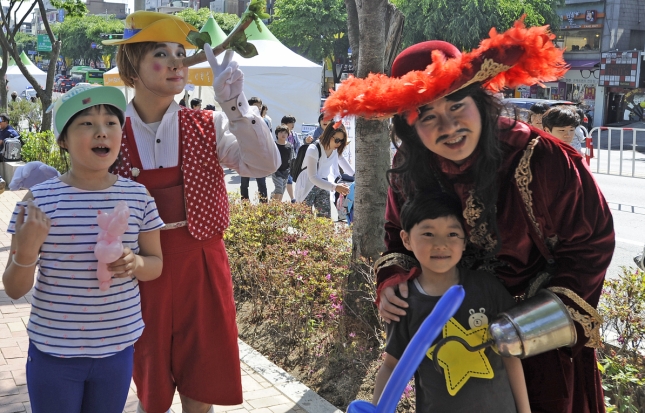 20150505-제4회 서울동화축제- 거리공연 117637.JPG