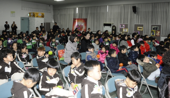 20131218-민간어린이집 연합회 사랑의 저금통 모금행사 93597.JPG