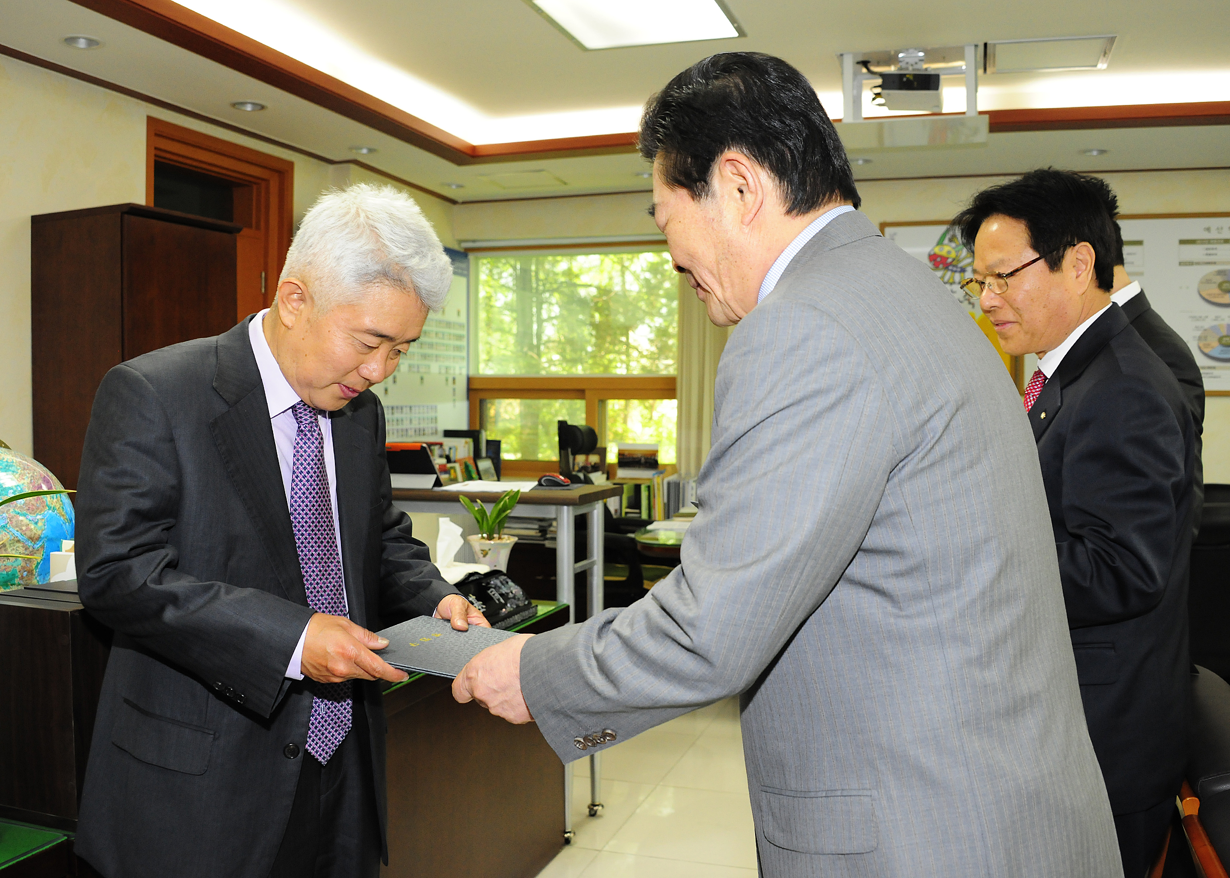 20120426-광진구 건축위원회 신규위원 위촉식 52711.JPG