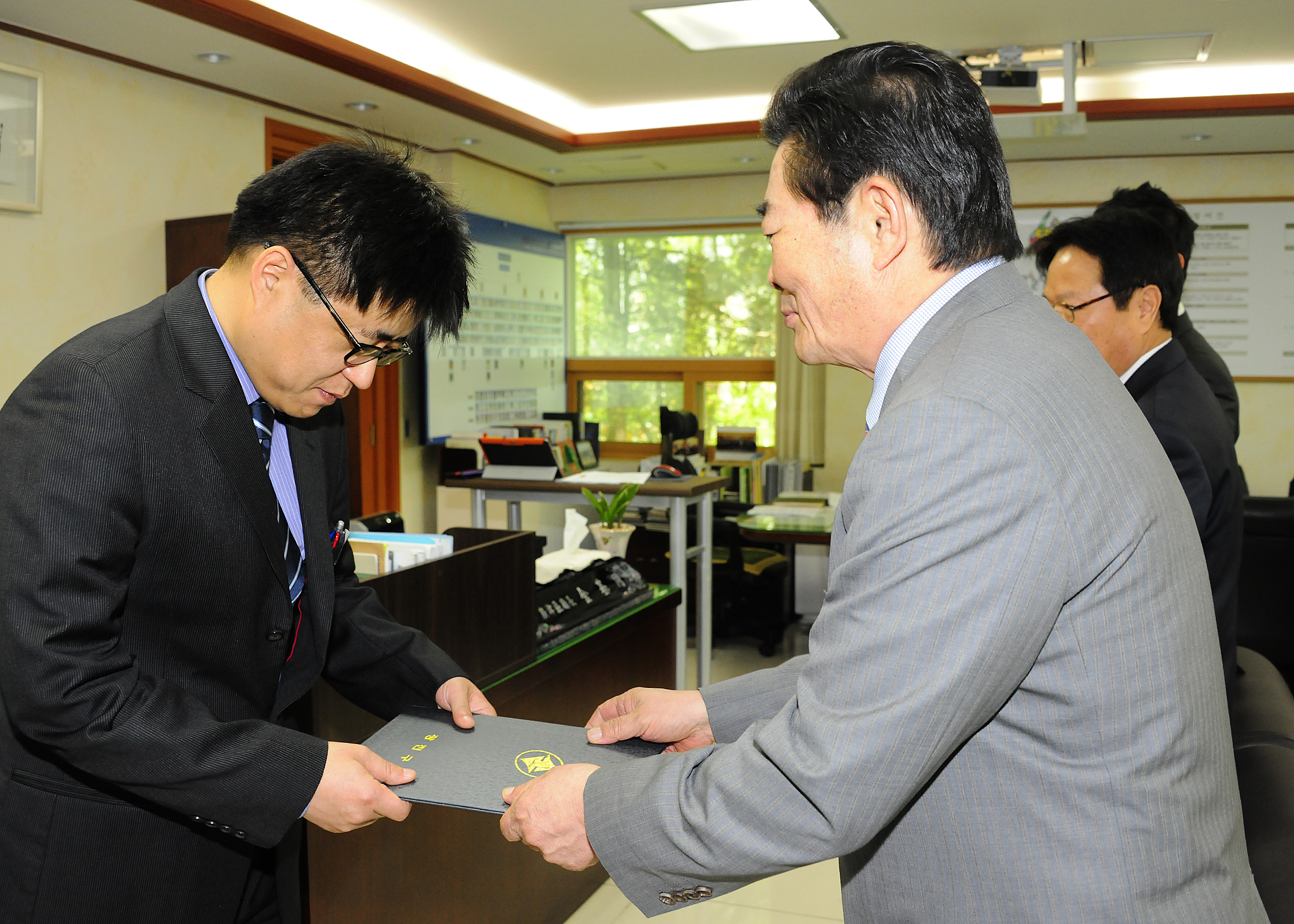 20120426-광진구 건축위원회 신규위원 위촉식 52719.JPG