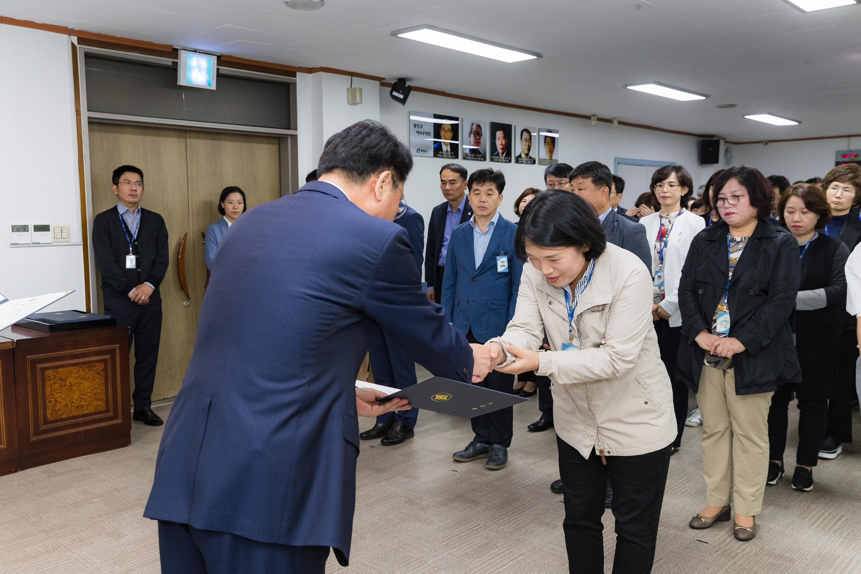 20181005-5급 이하 공무원 임용장 수여식 176216.jpg