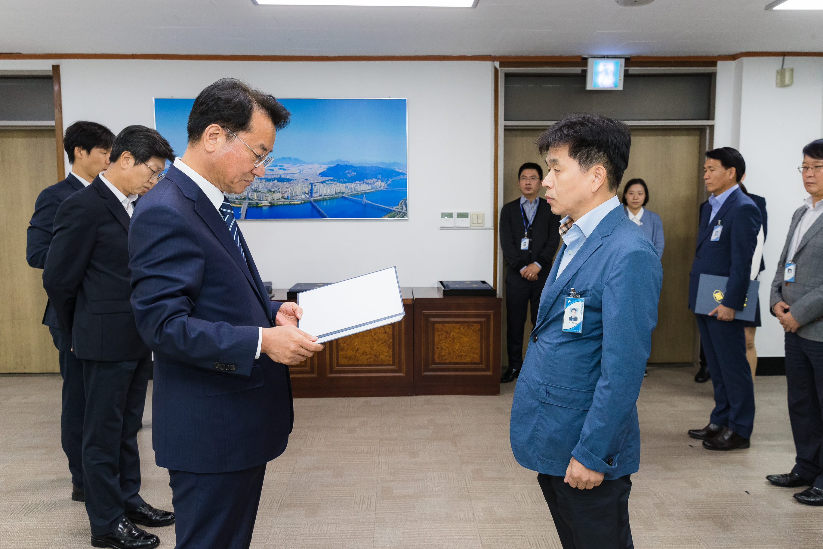 20181005-5급 이하 공무원 임용장 수여식 176218.jpg