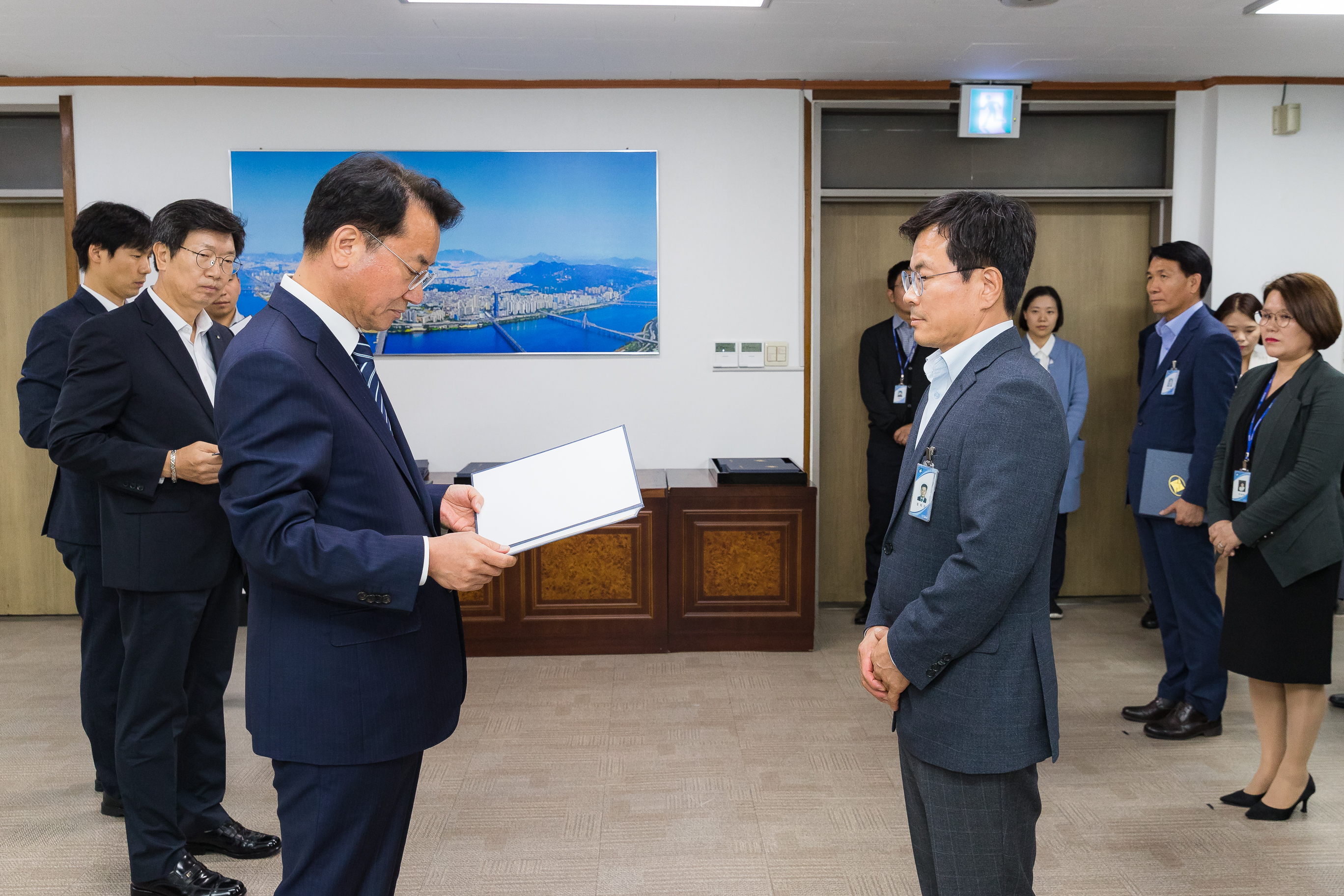 20181005-5급 이하 공무원 임용장 수여식 176224.jpg