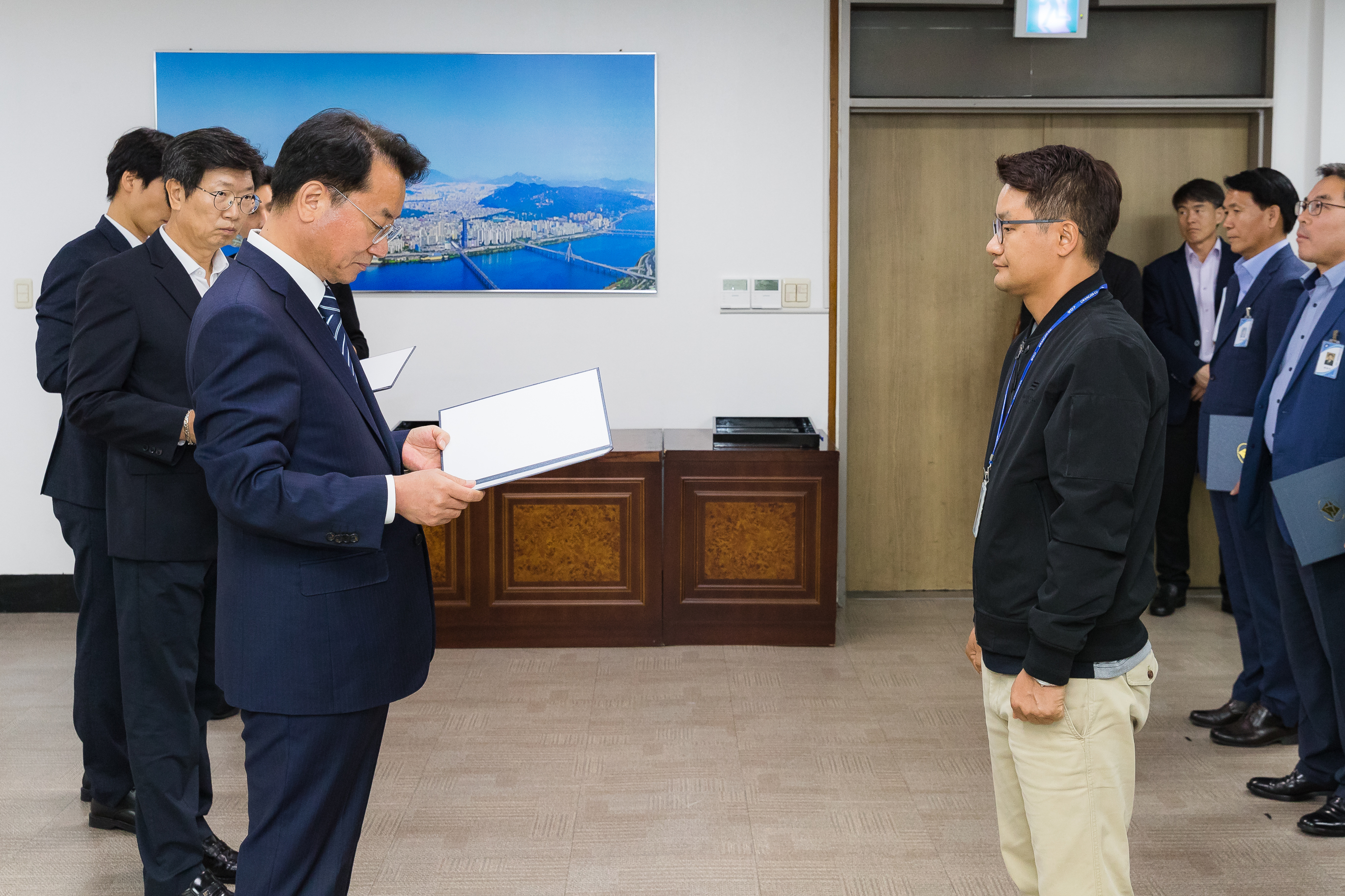 20181005-5급 이하 공무원 임용장 수여식 176393.jpg