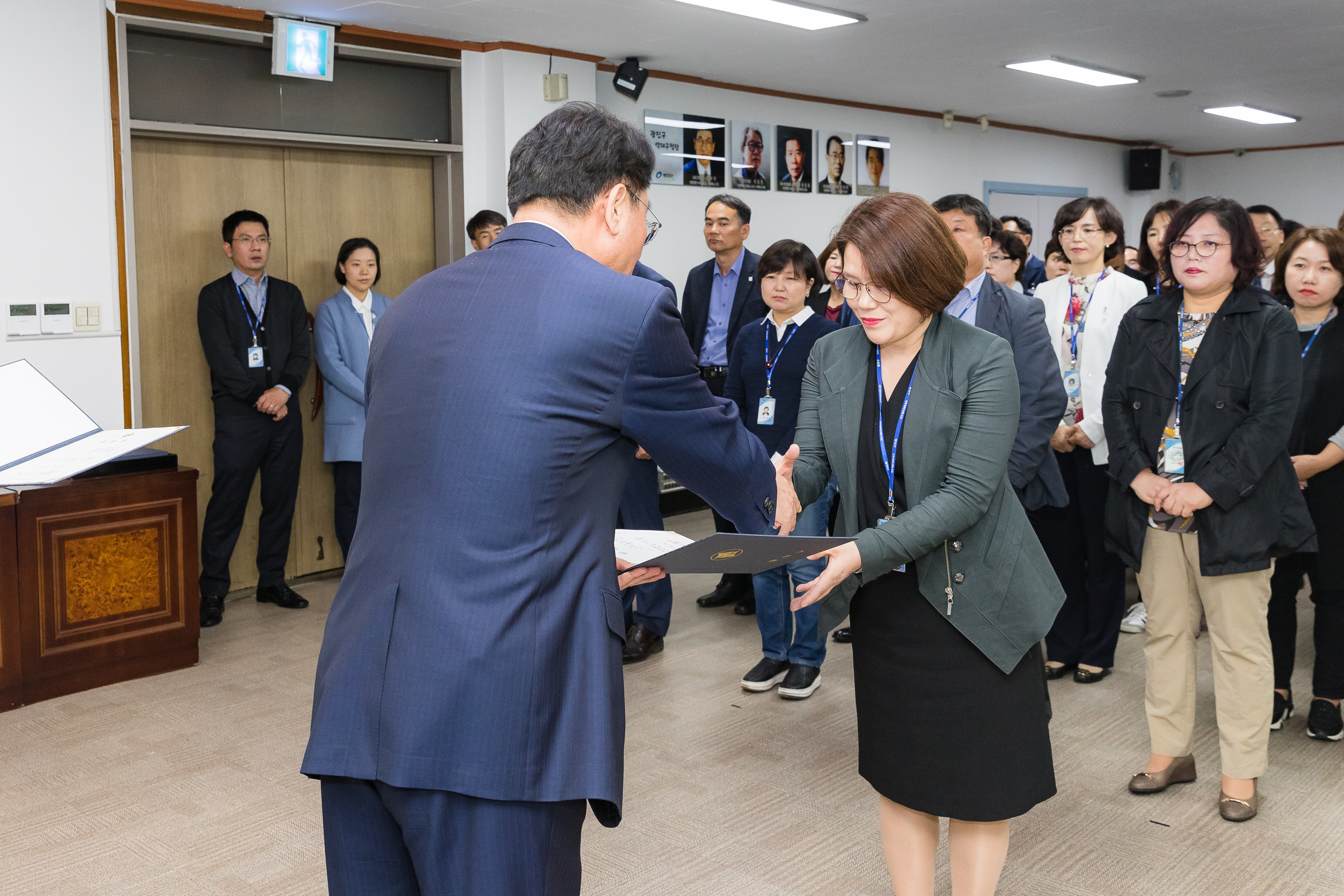 20181005-5급 이하 공무원 임용장 수여식 176229.jpg