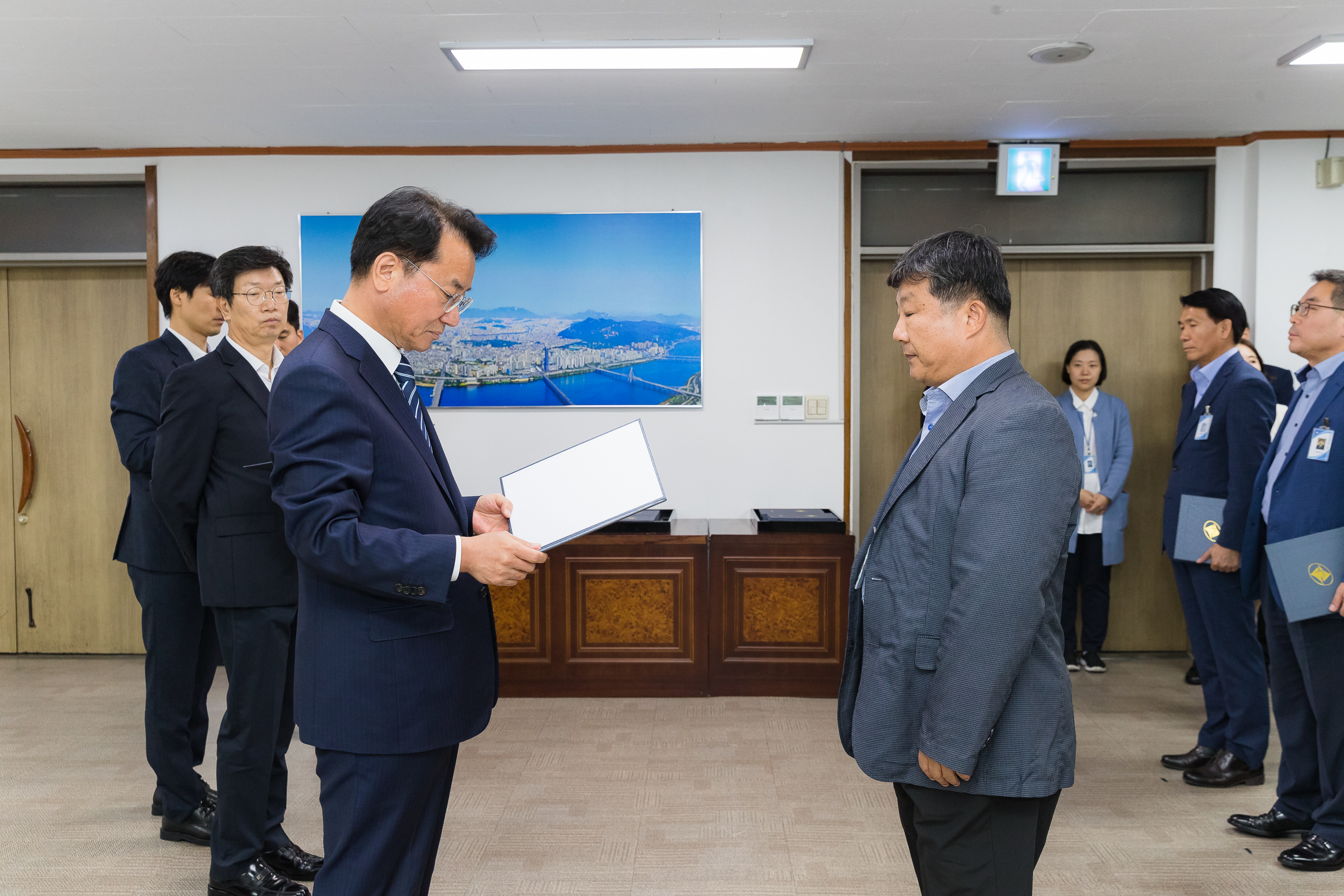 20181005-5급 이하 공무원 임용장 수여식 176233.jpg