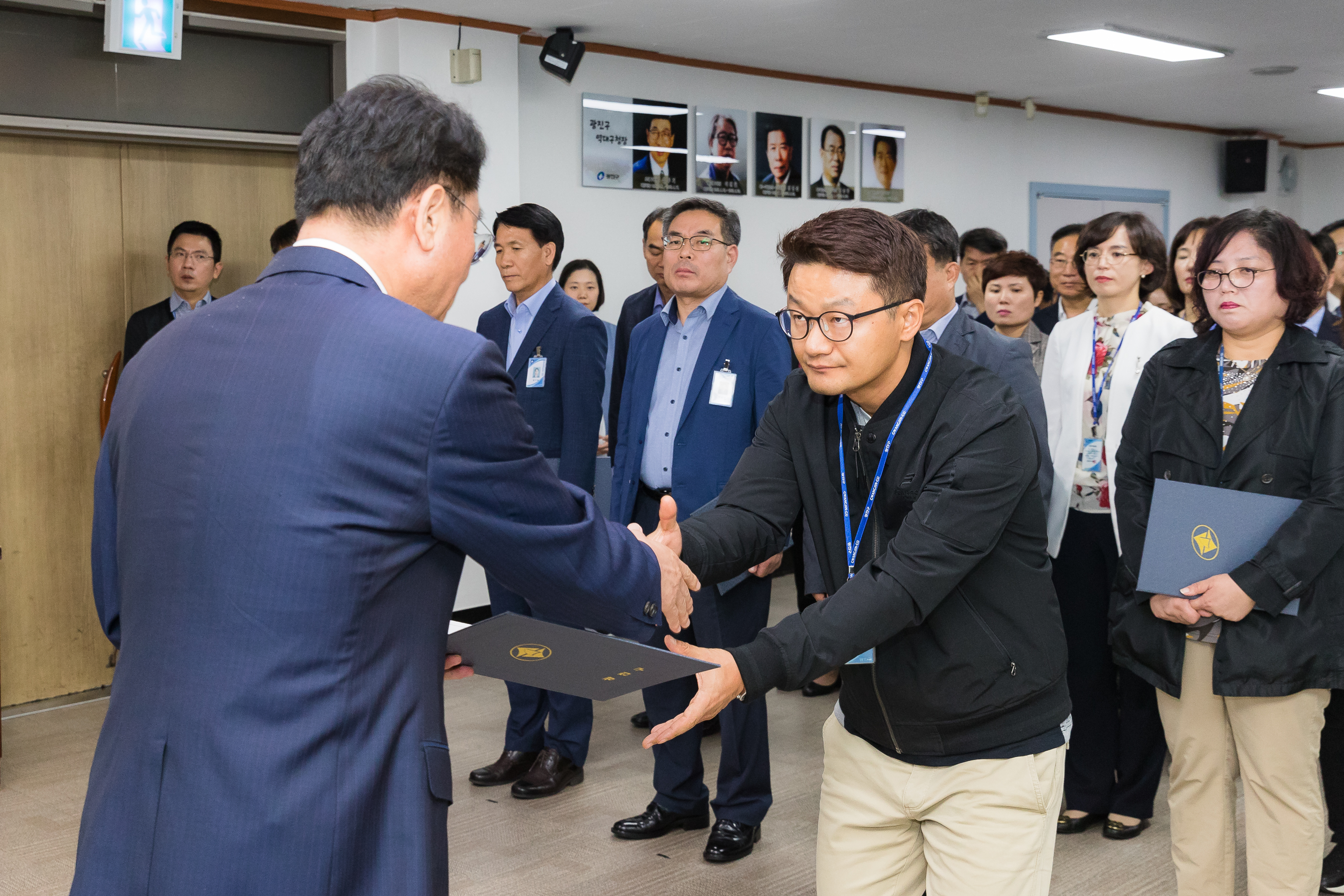 20181005-5급 이하 공무원 임용장 수여식 176394.jpg