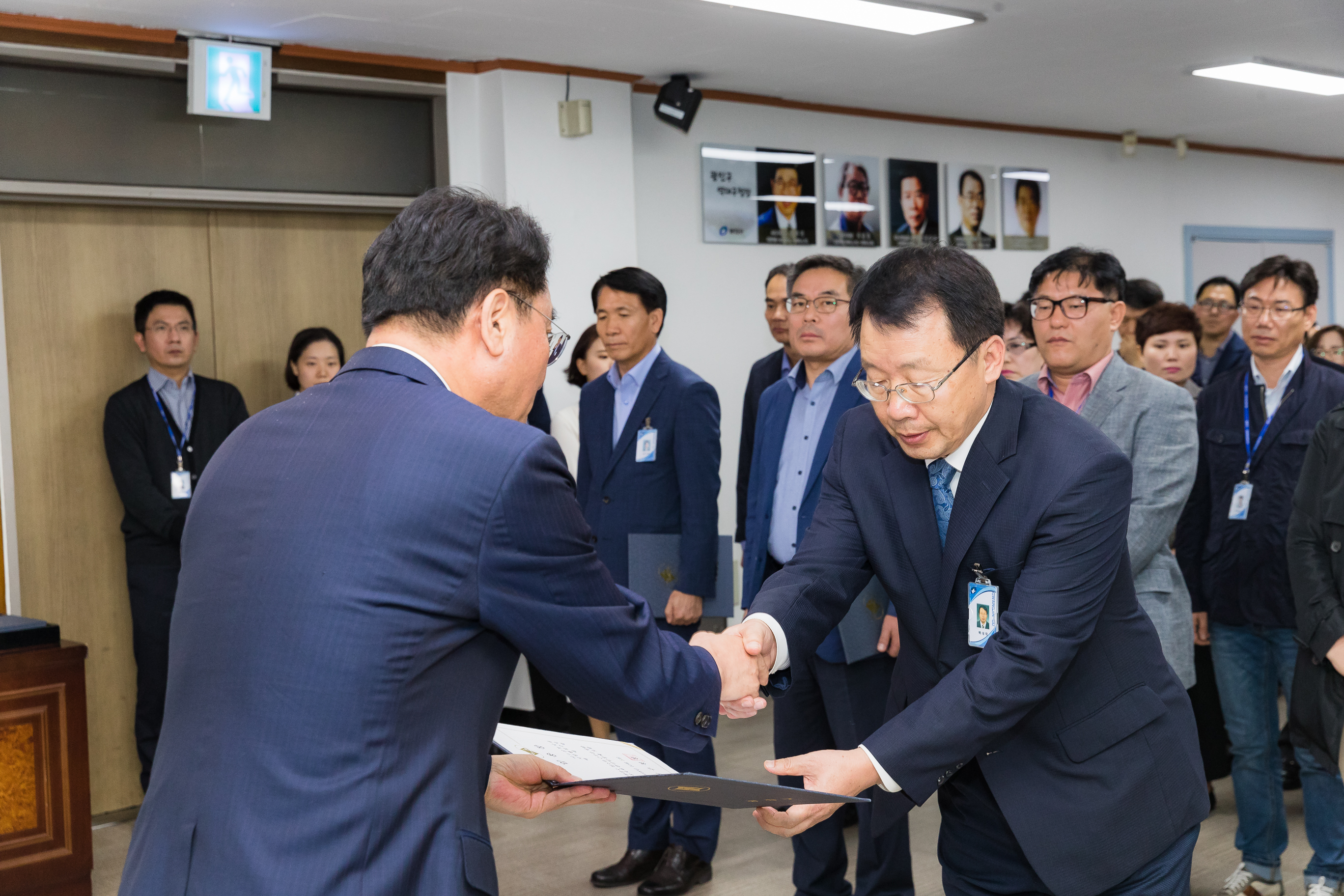 20181005-5급 이하 공무원 임용장 수여식 176247.jpg