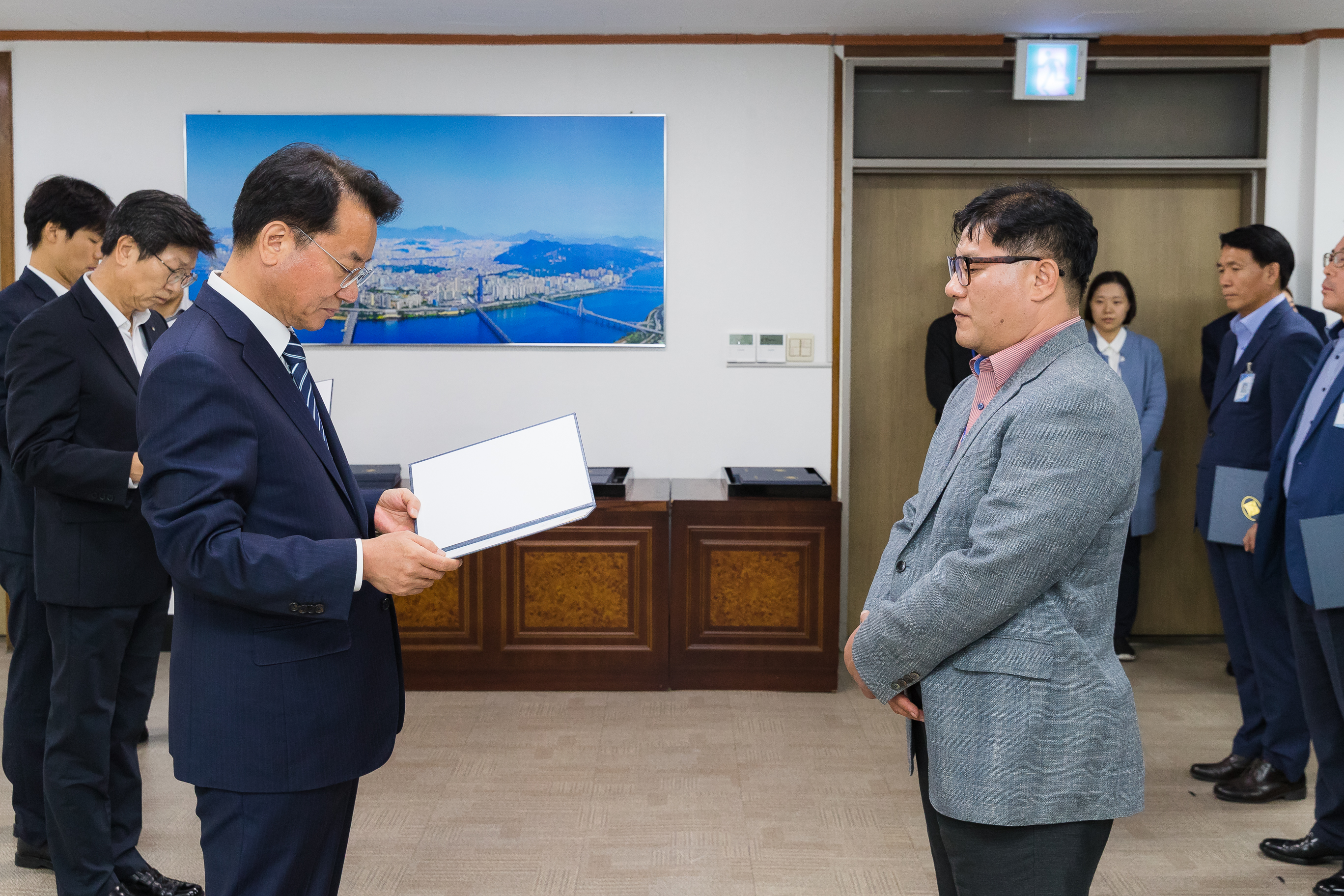 20181005-5급 이하 공무원 임용장 수여식 176249.jpg