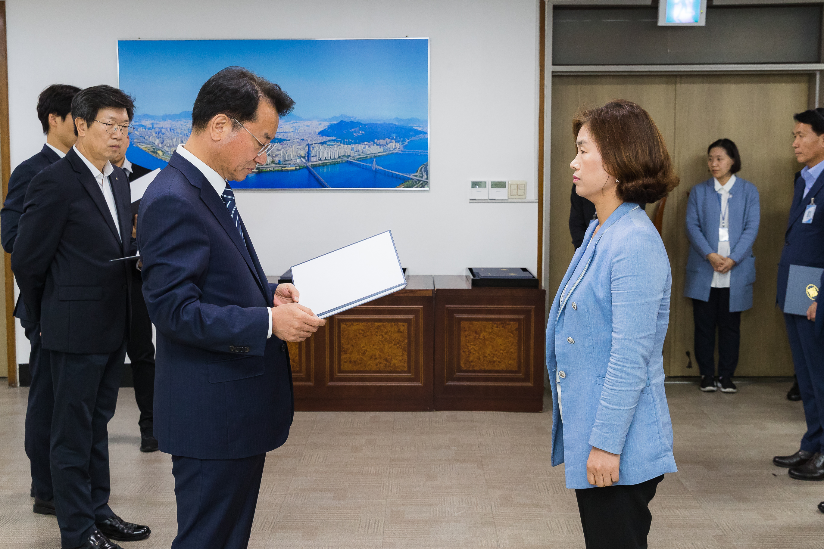 20181005-5급 이하 공무원 임용장 수여식 176255.jpg